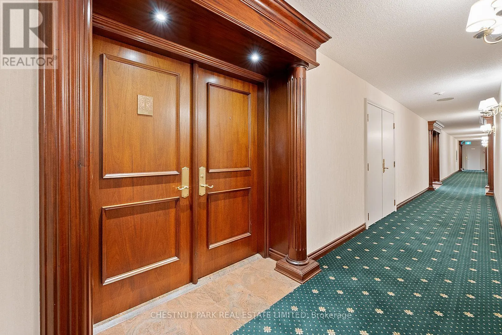 311 - 215 THE DONWAY W