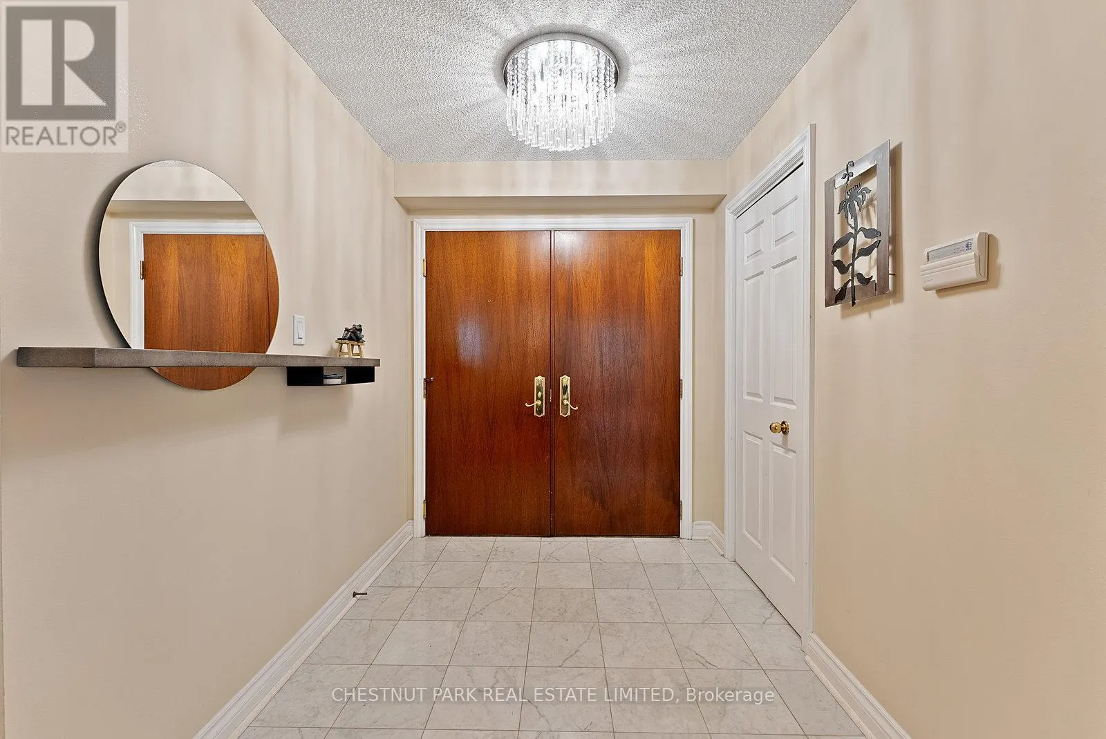 311 - 215 THE DONWAY W