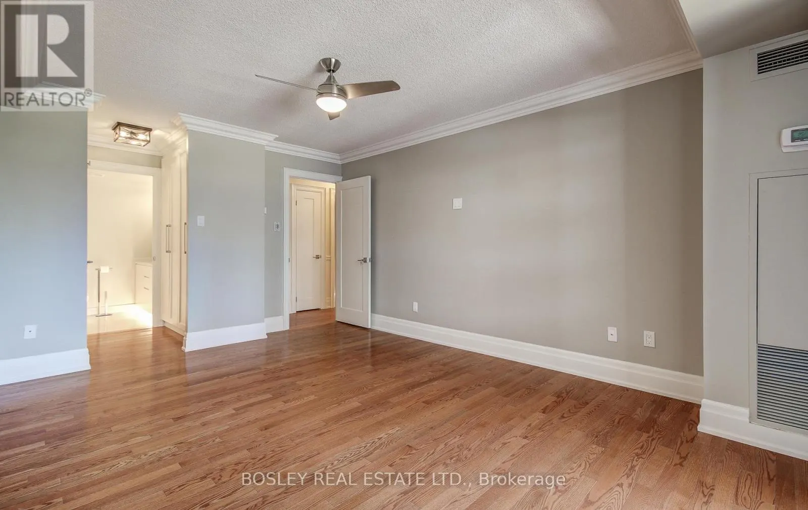 702 - 62 WELLESLEY STREET W