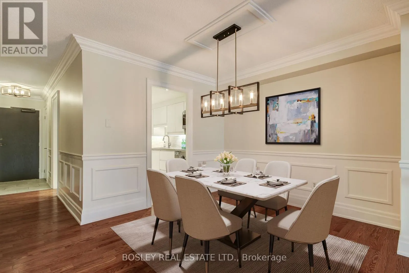 702 - 62 WELLESLEY STREET W