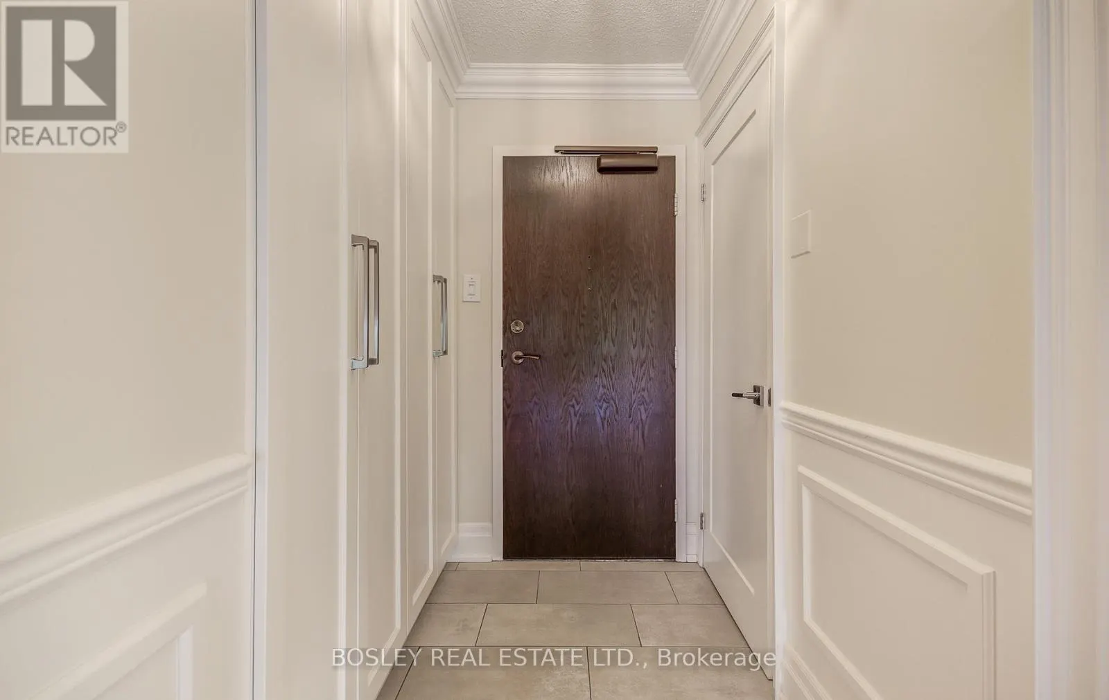 702 - 62 WELLESLEY STREET W