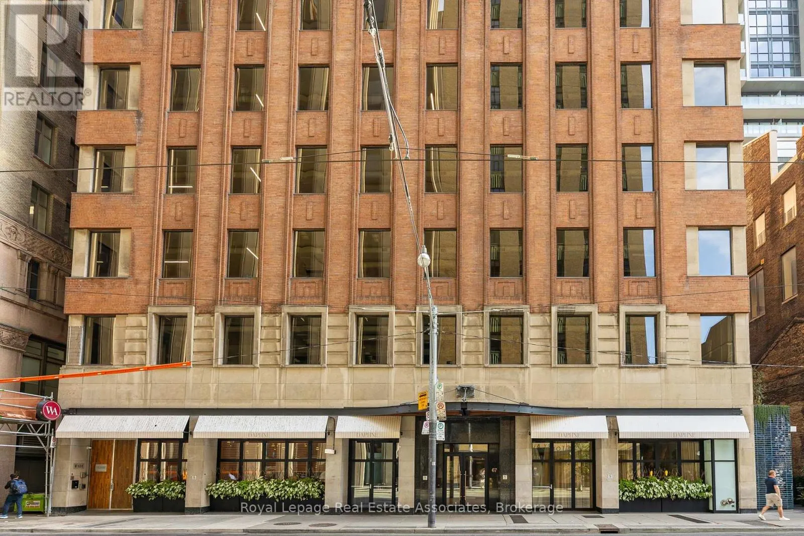 B101 - 67 RICHMOND STREET W
