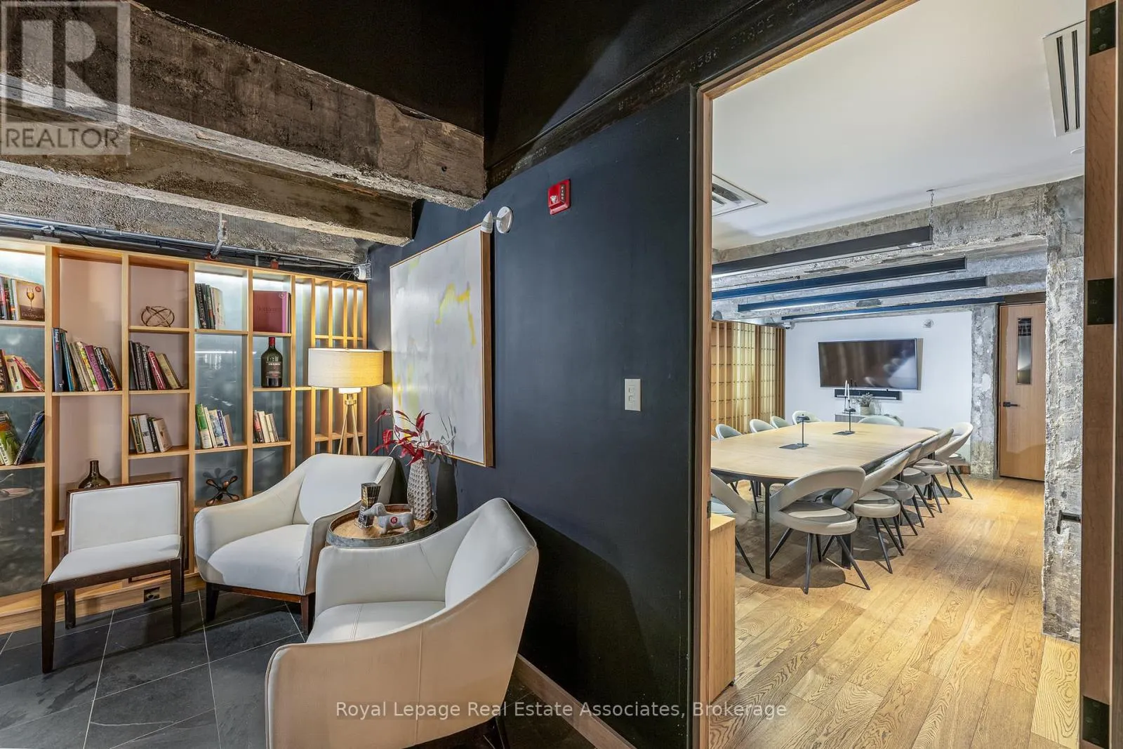 B101 - 67 RICHMOND STREET W