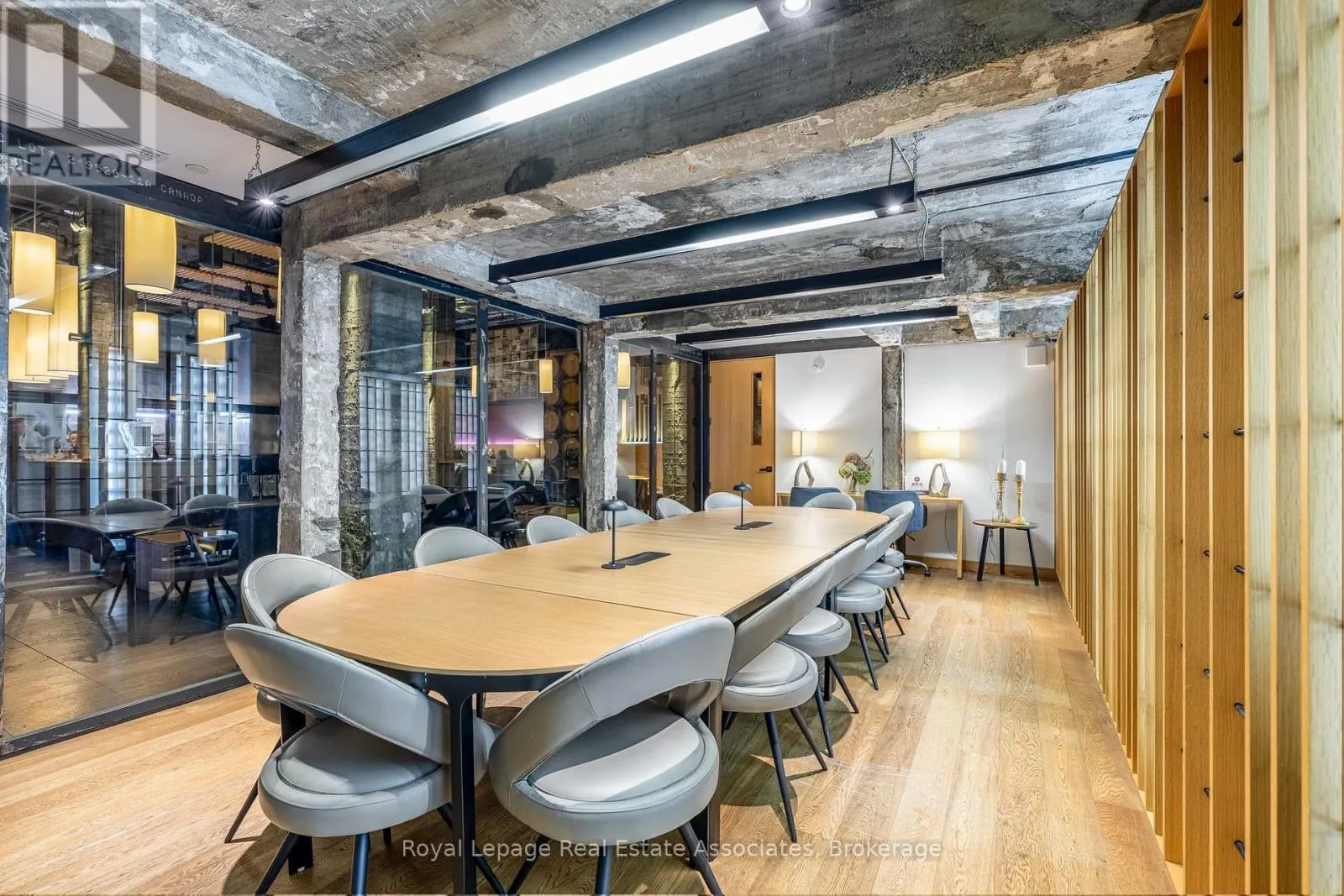 B101 - 67 RICHMOND STREET W