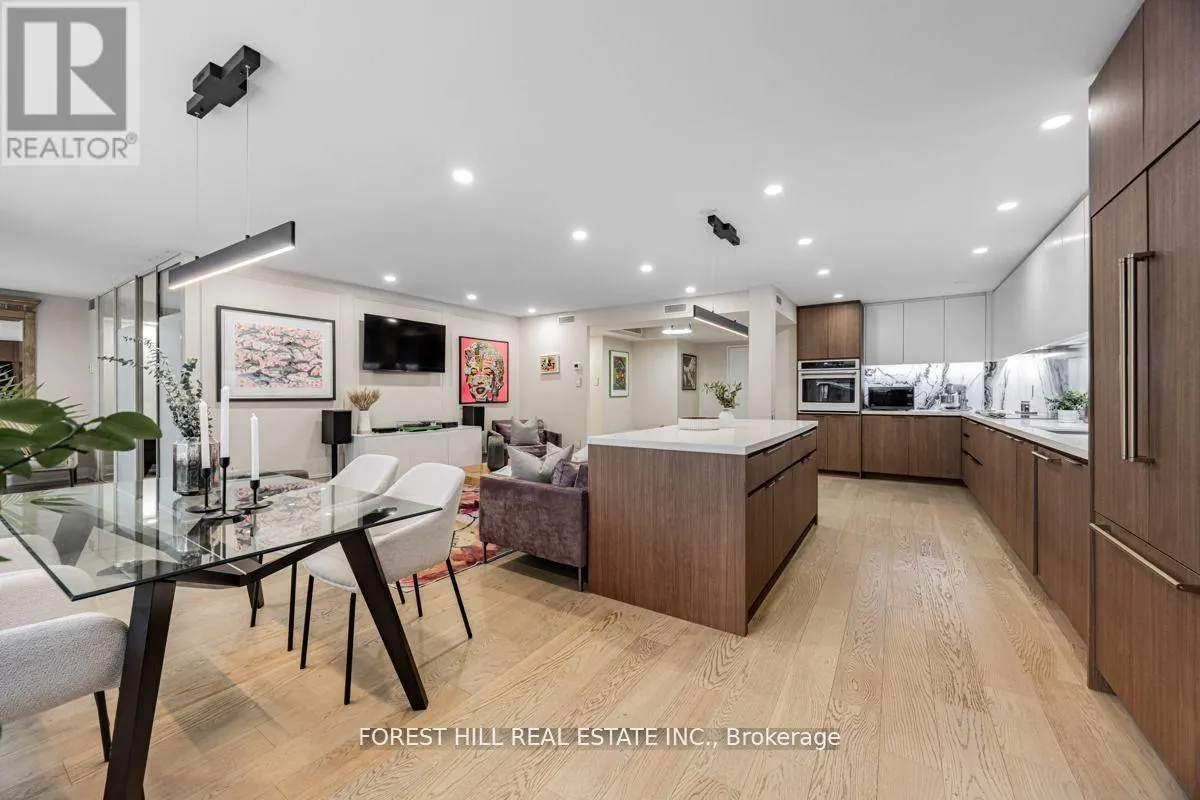 201 - 900 YONGE STREET