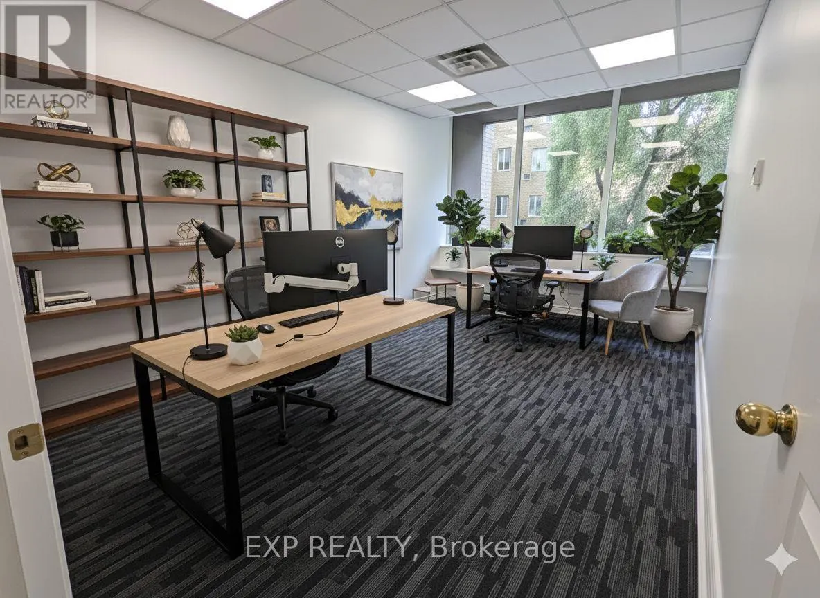 320 - 1033 BAY STREET