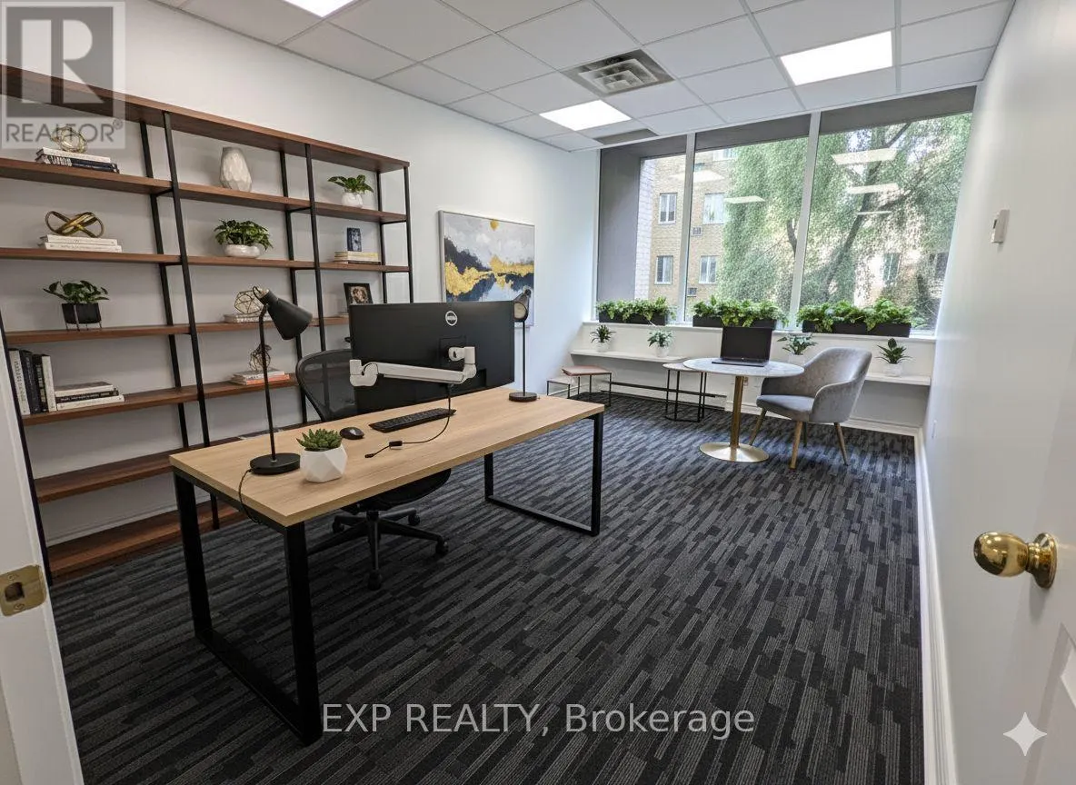 320 - 1033 BAY STREET