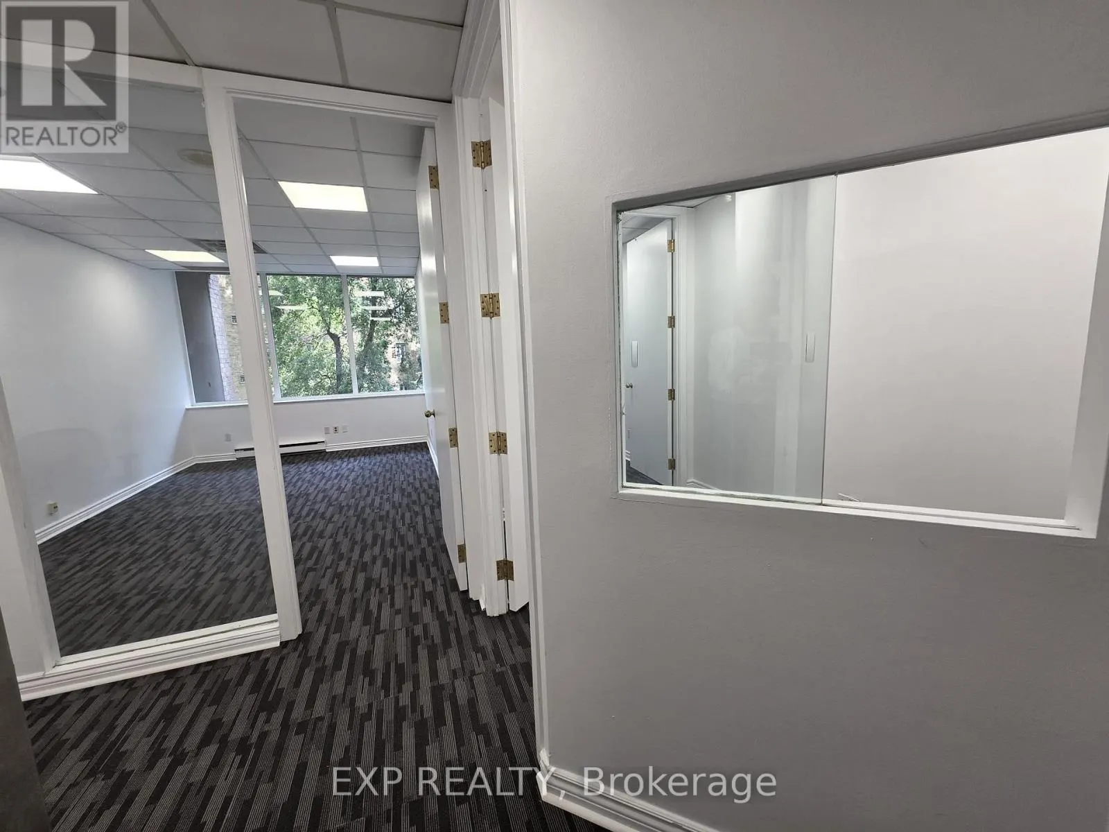 320 - 1033 BAY STREET