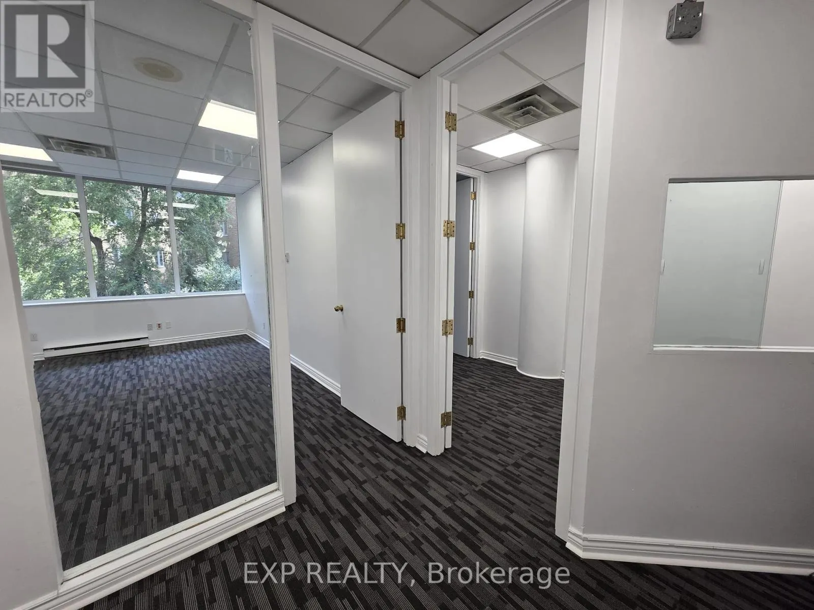 320 - 1033 BAY STREET