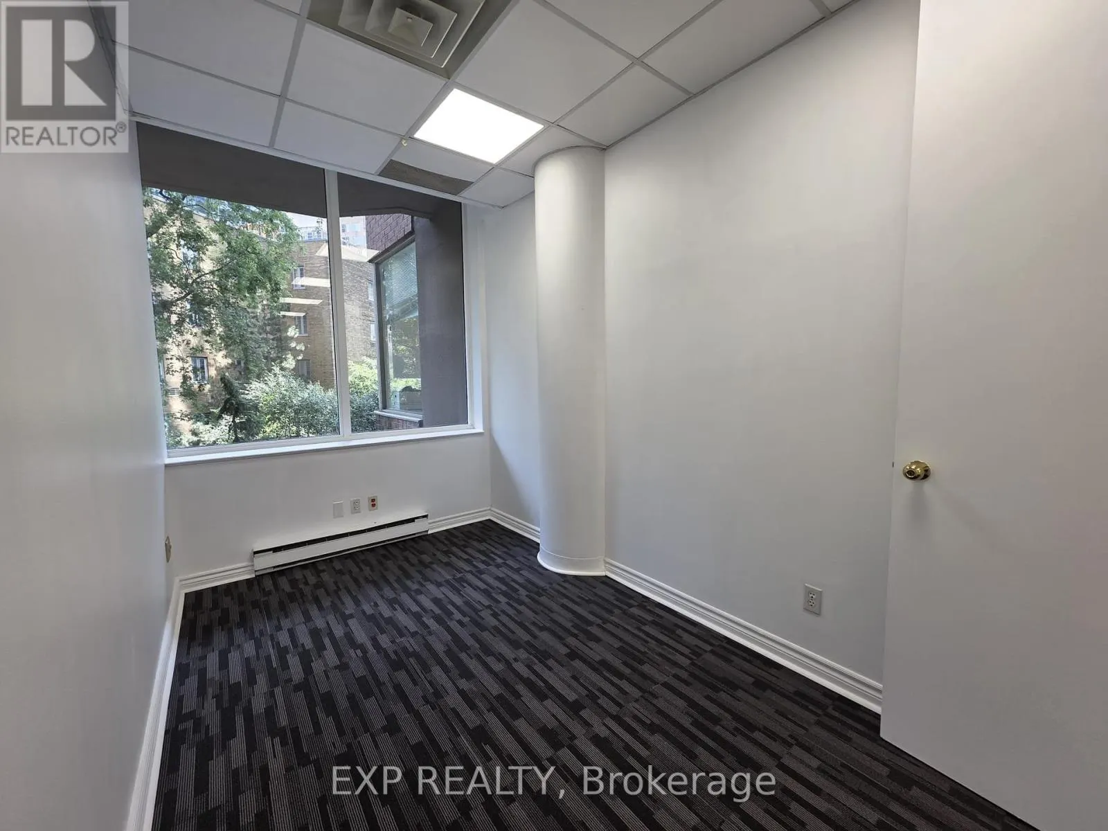 320 - 1033 BAY STREET