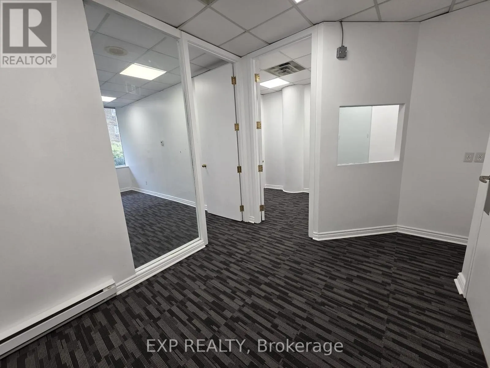 320 - 1033 BAY STREET