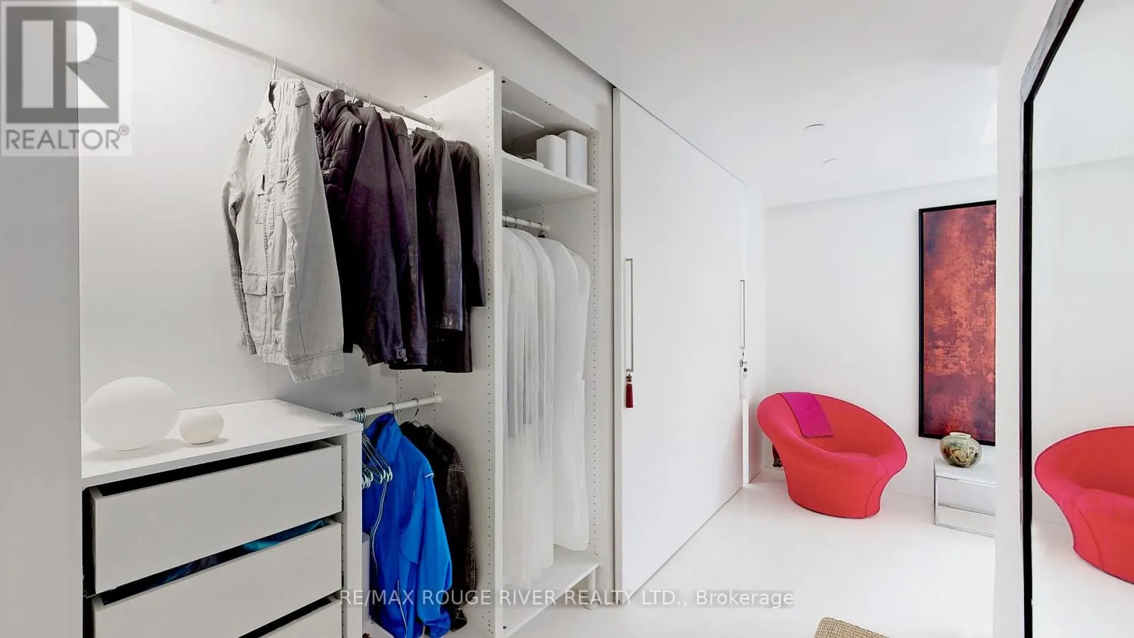 702 - 701 SHEPPARD AVENUE W