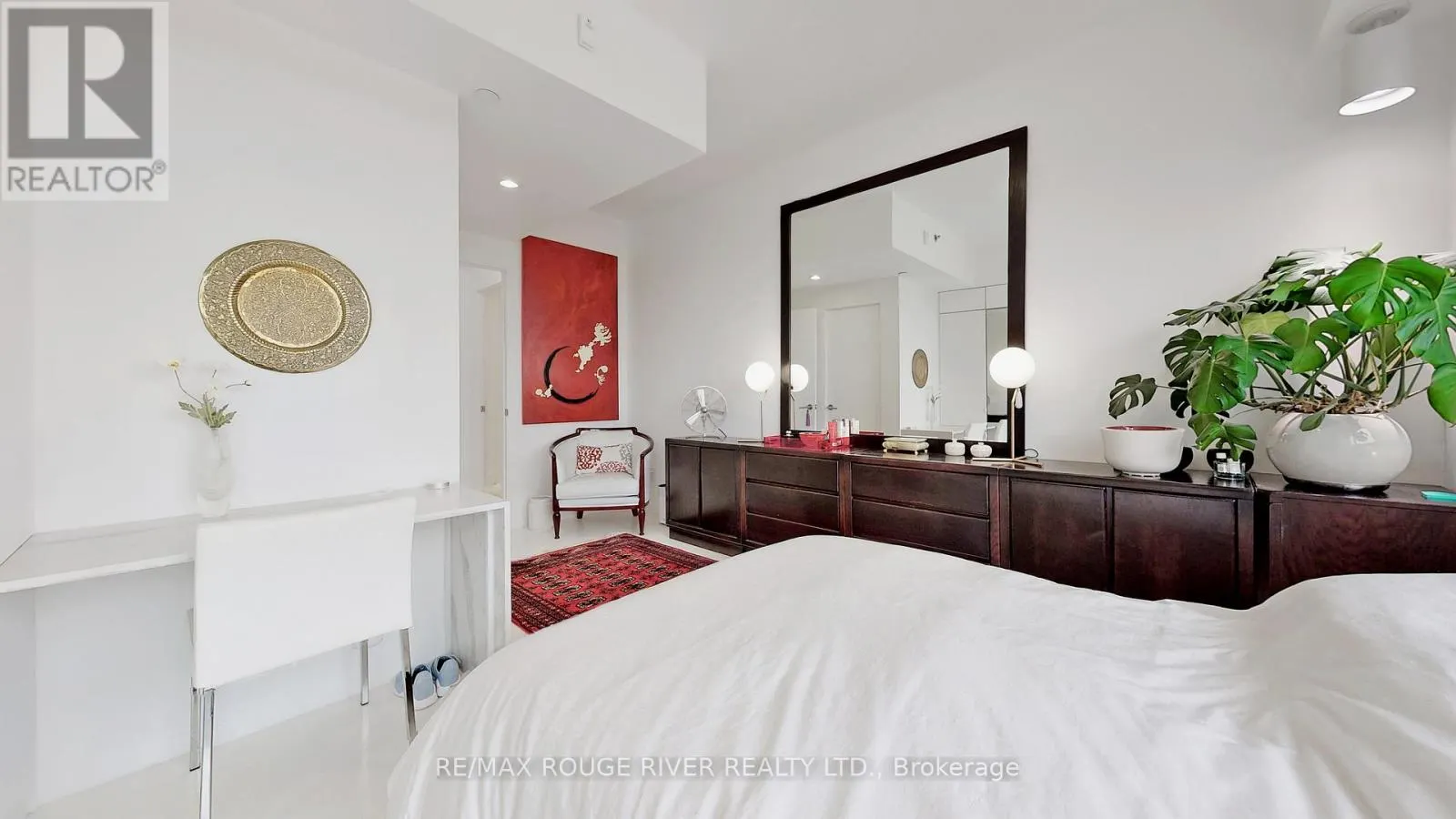 702 - 701 SHEPPARD AVENUE W