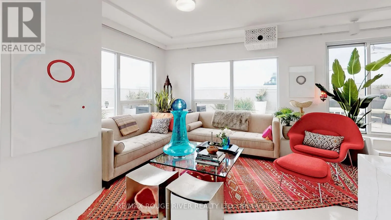 702 - 701 SHEPPARD AVENUE W
