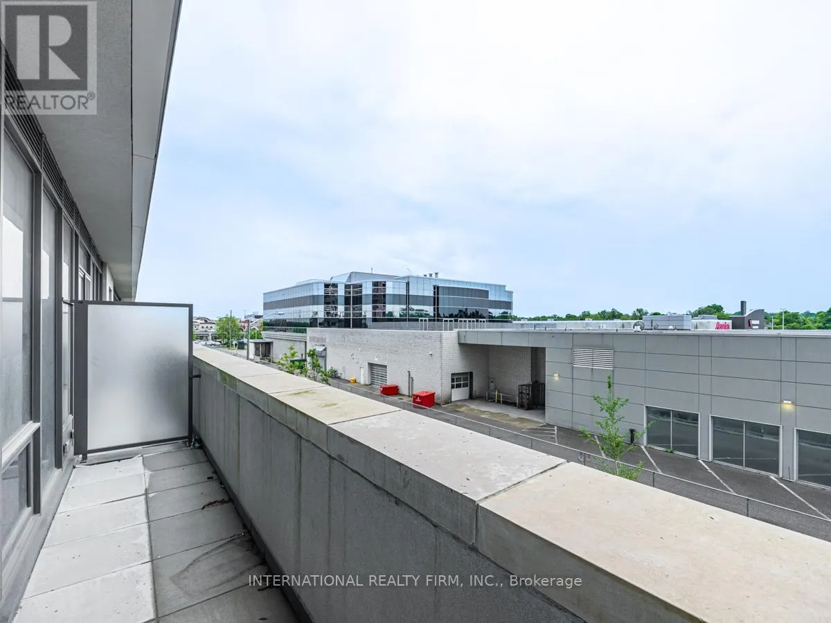 210 - 33 FREDERICK TODD WAY W