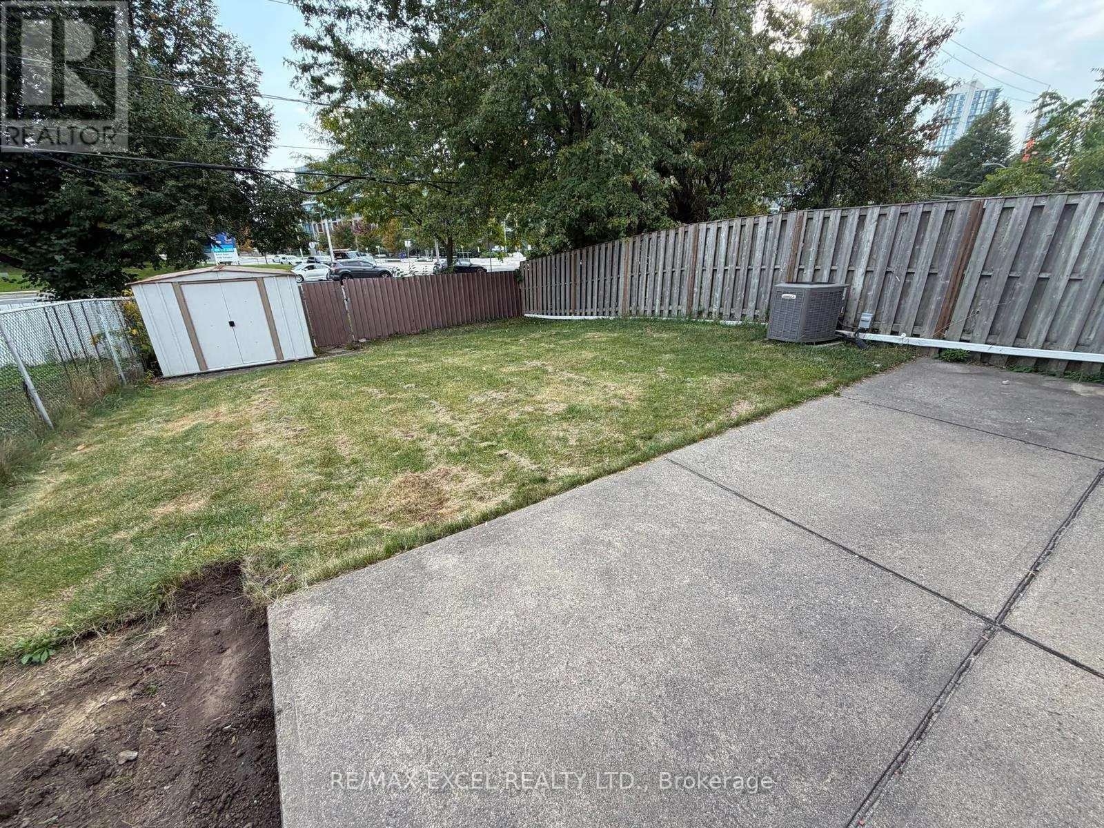 UPPER (UNIT A) - 53 HICKORYNUT DRIVE