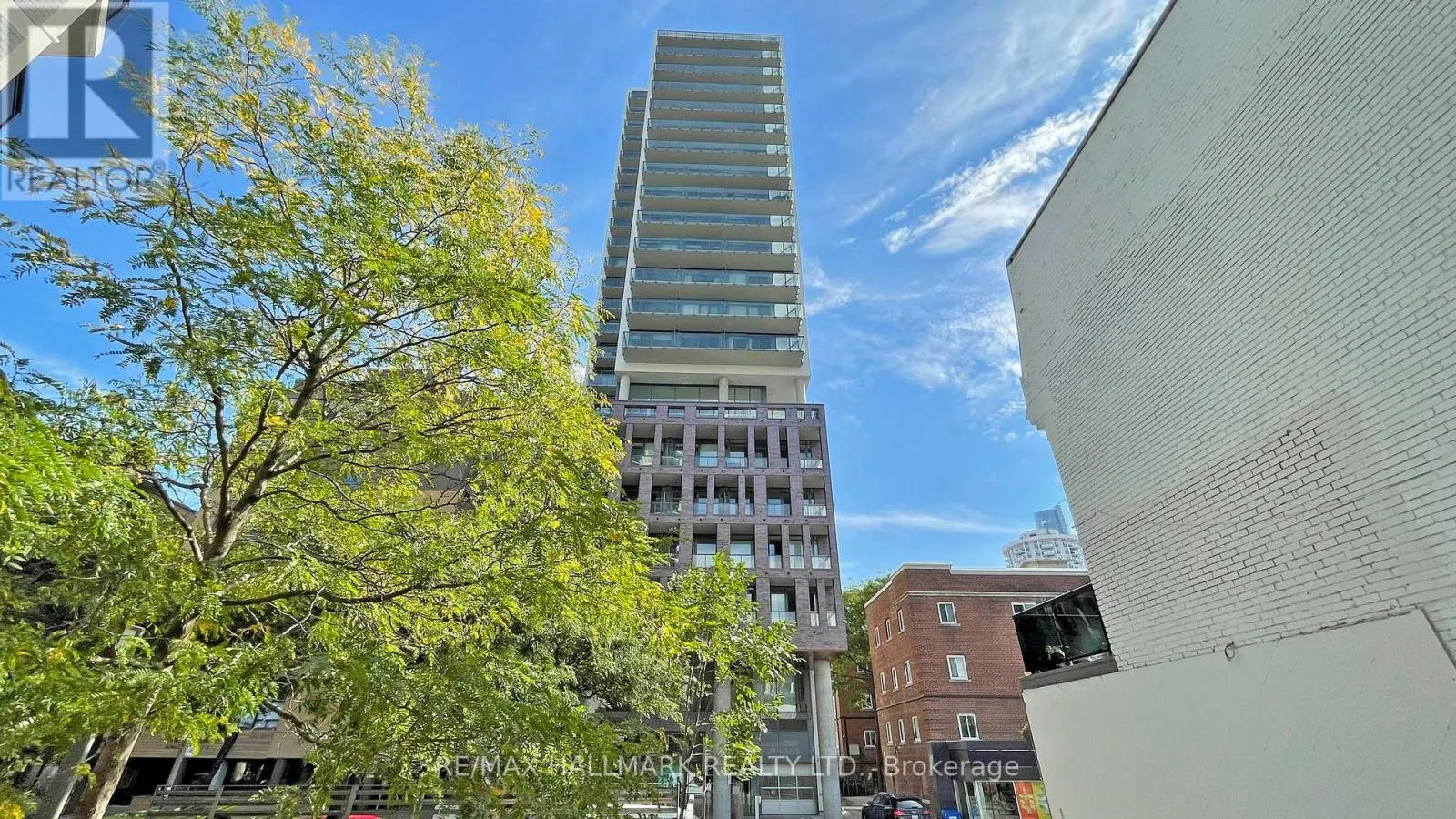 1704 - 81 WELLESLEY STREET E