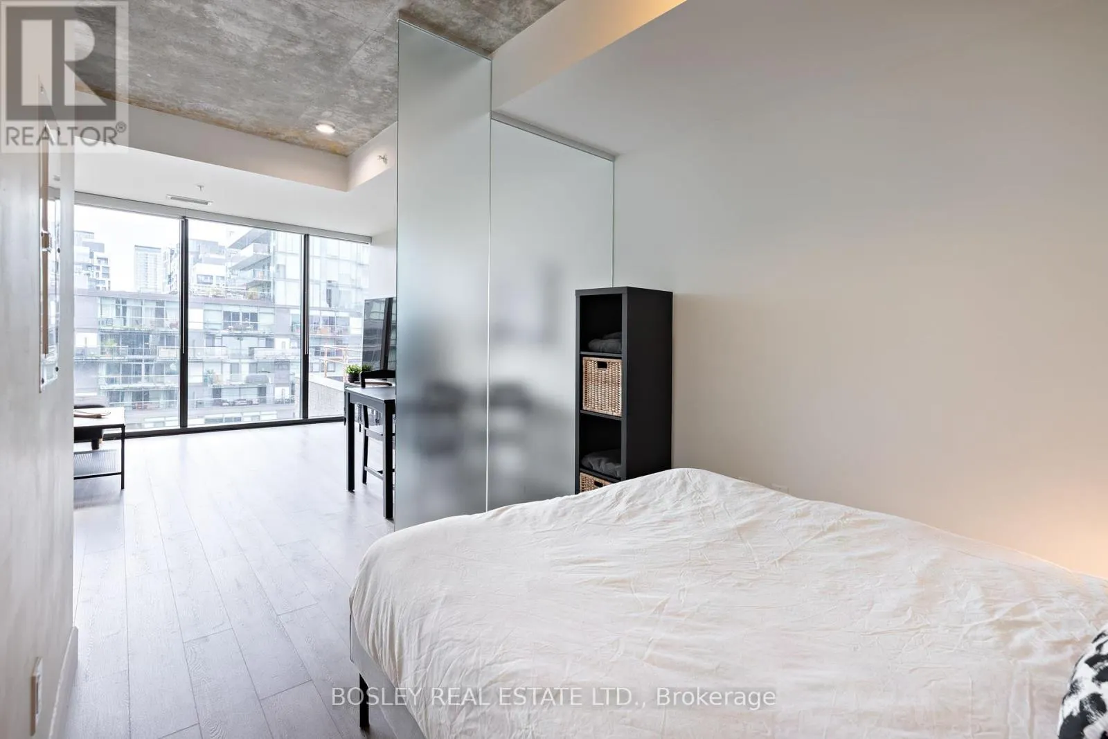 816 - 629 KING STREET W