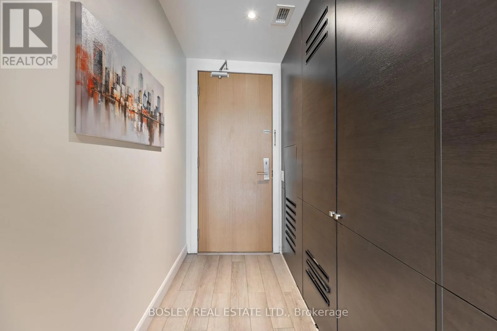 816 - 629 KING STREET W
