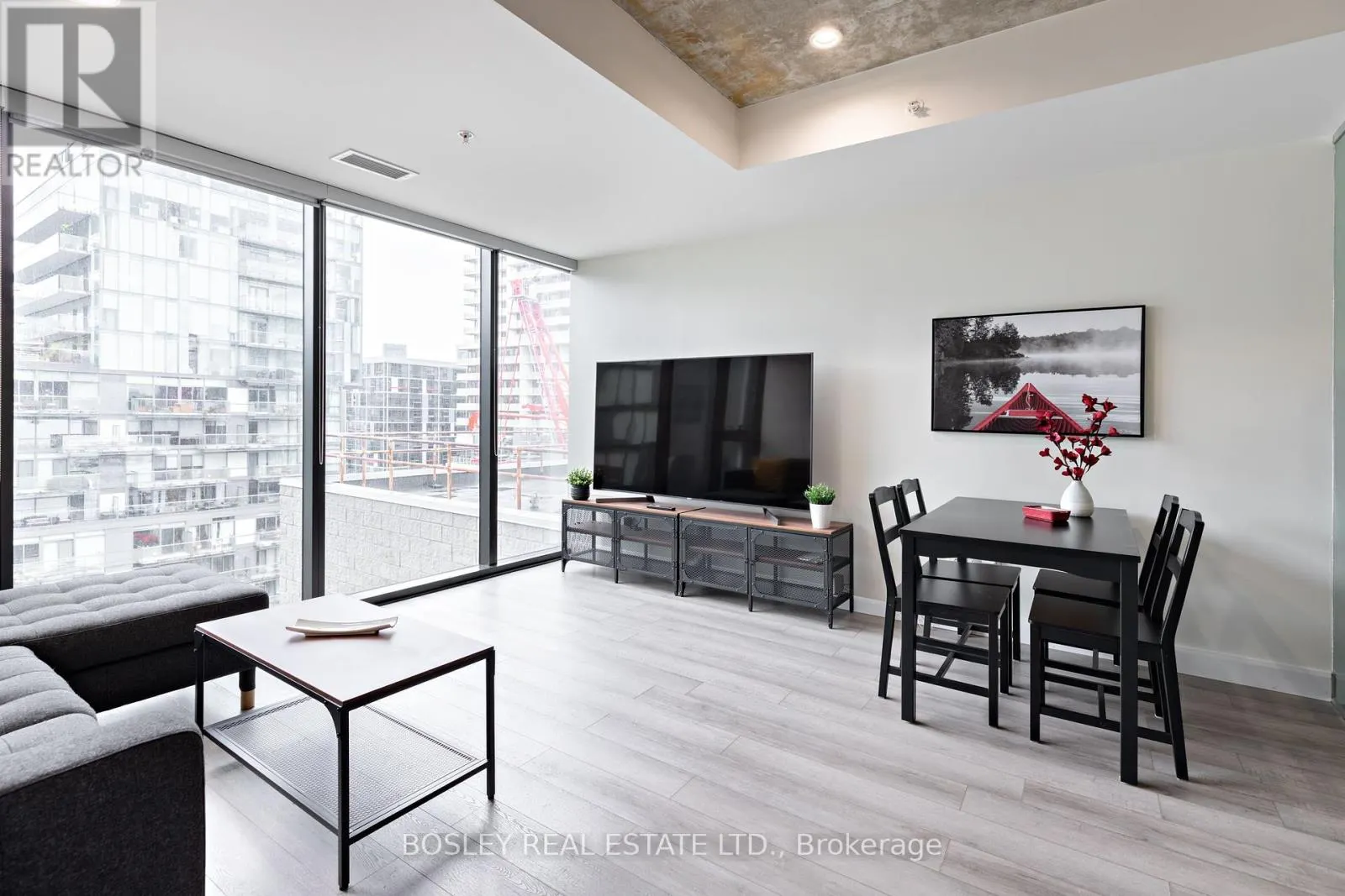 816 - 629 KING STREET W