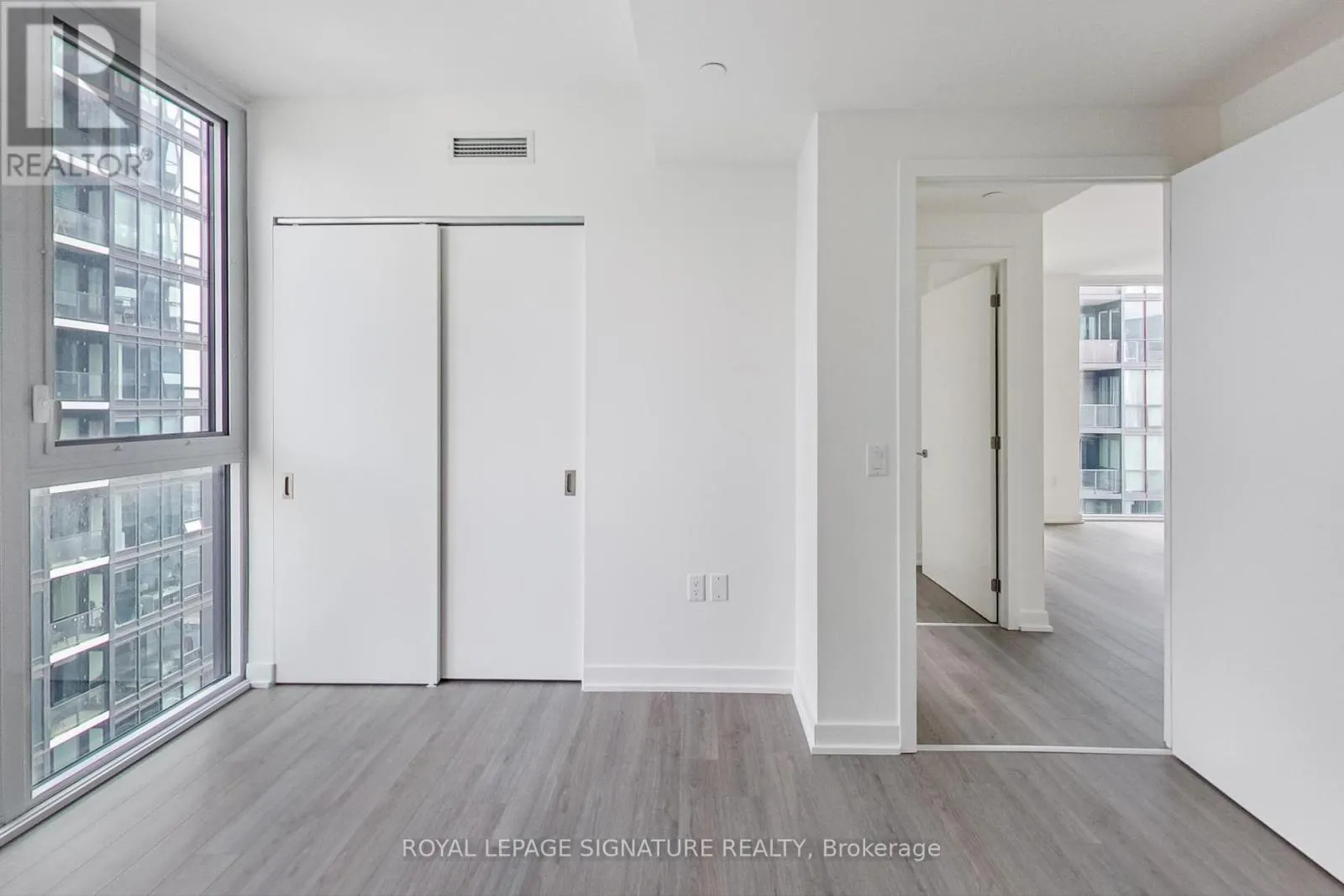 3408 - 357 KING STREET W