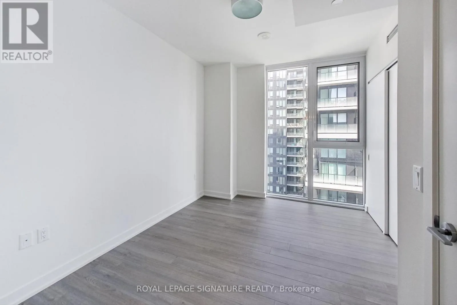 3408 - 357 KING STREET W