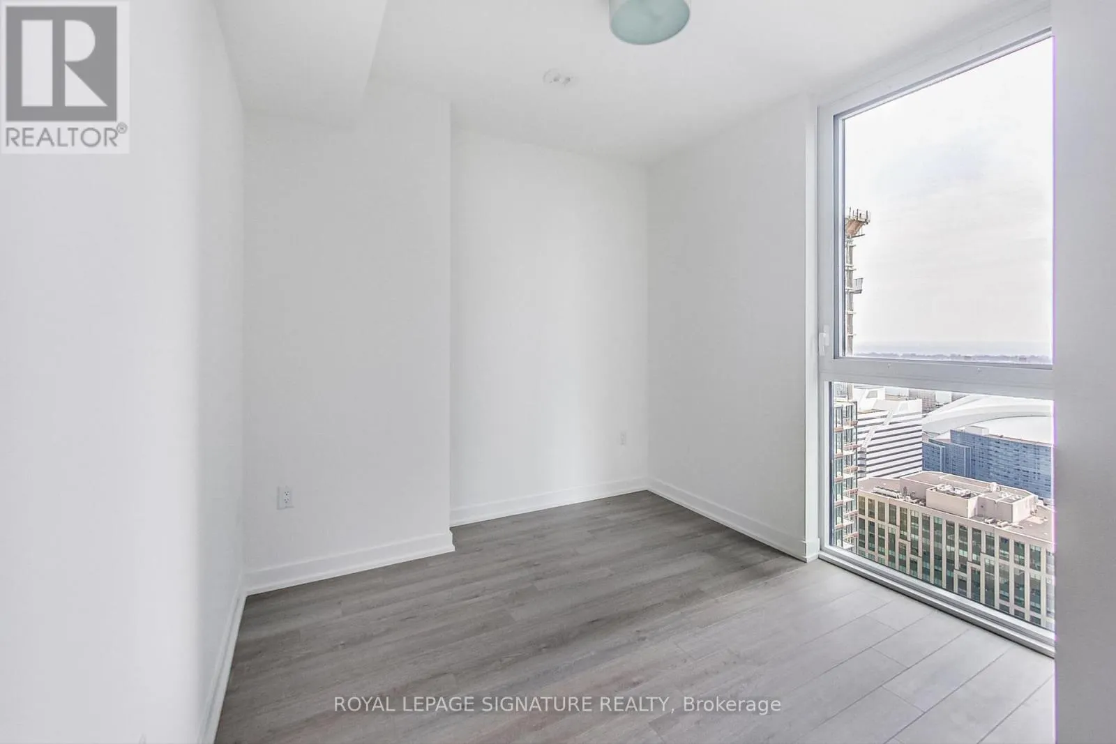 3408 - 357 KING STREET W