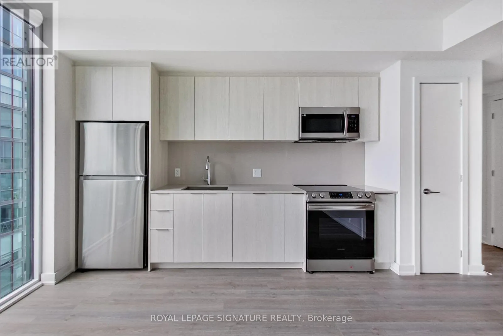 3408 - 357 KING STREET W
