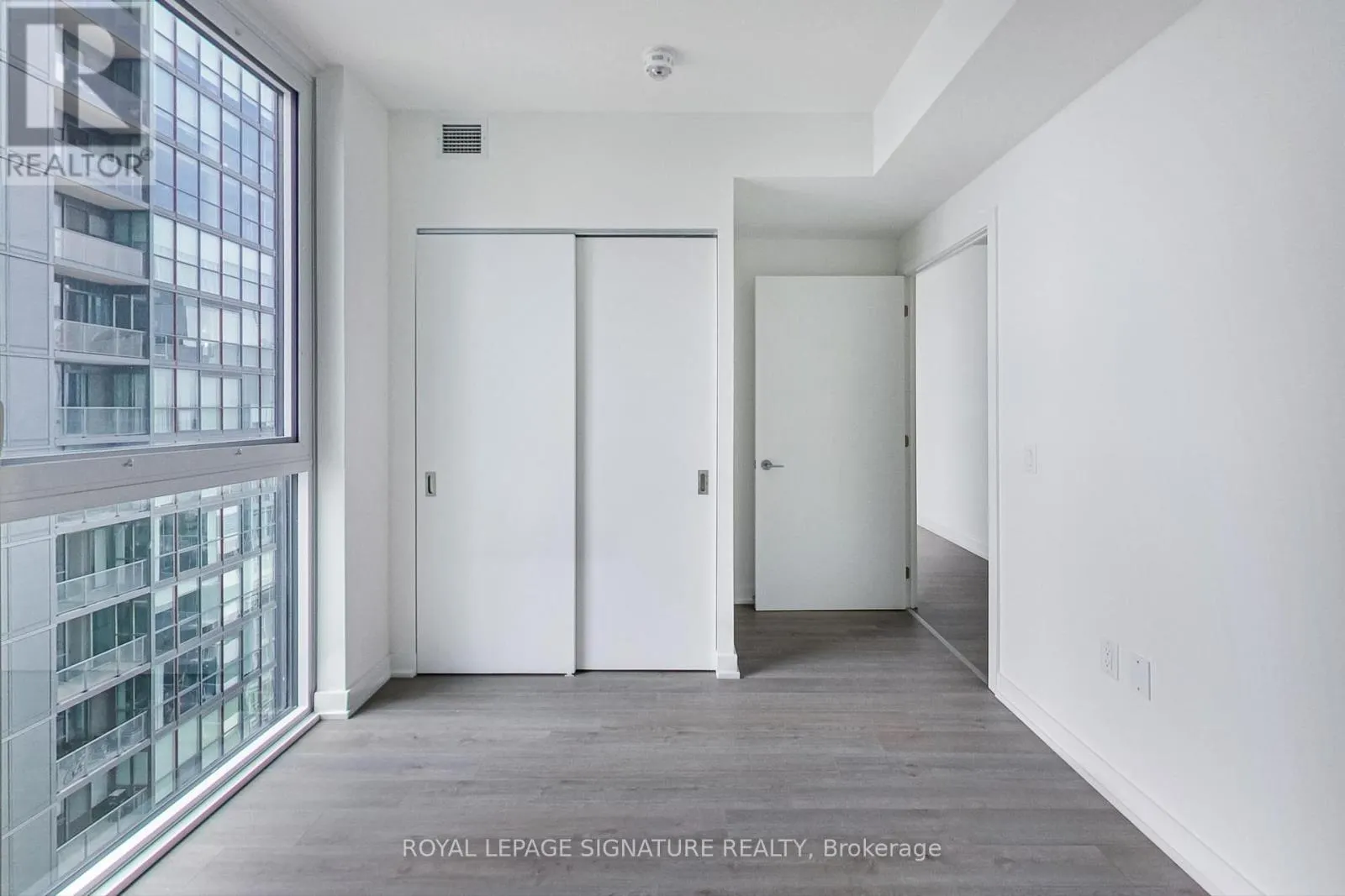 3408 - 357 KING STREET W