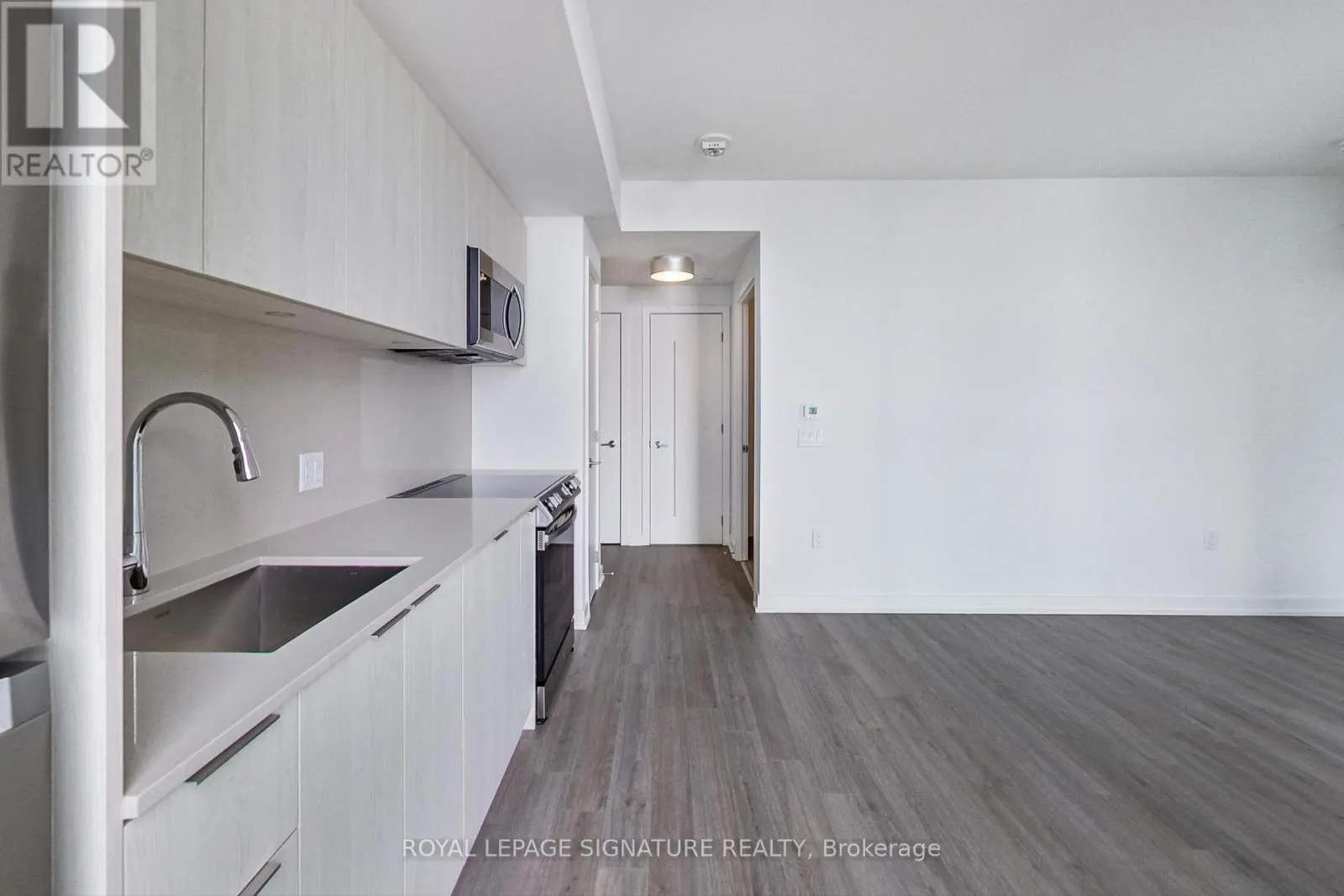 3408 - 357 KING STREET W