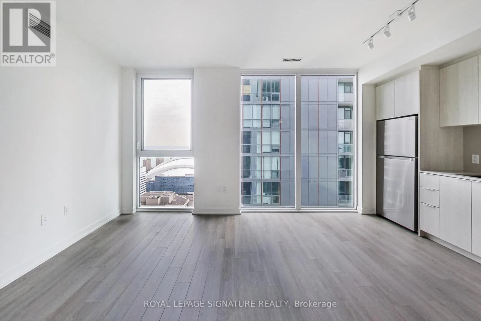 3408 - 357 KING STREET W
