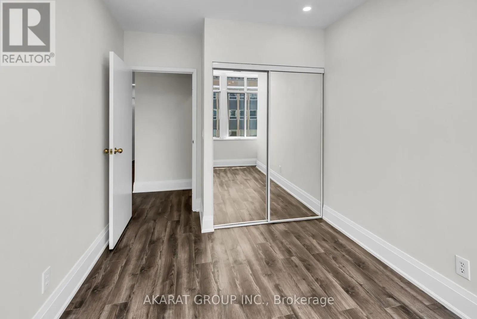 703 - 1901 YONGE STREET