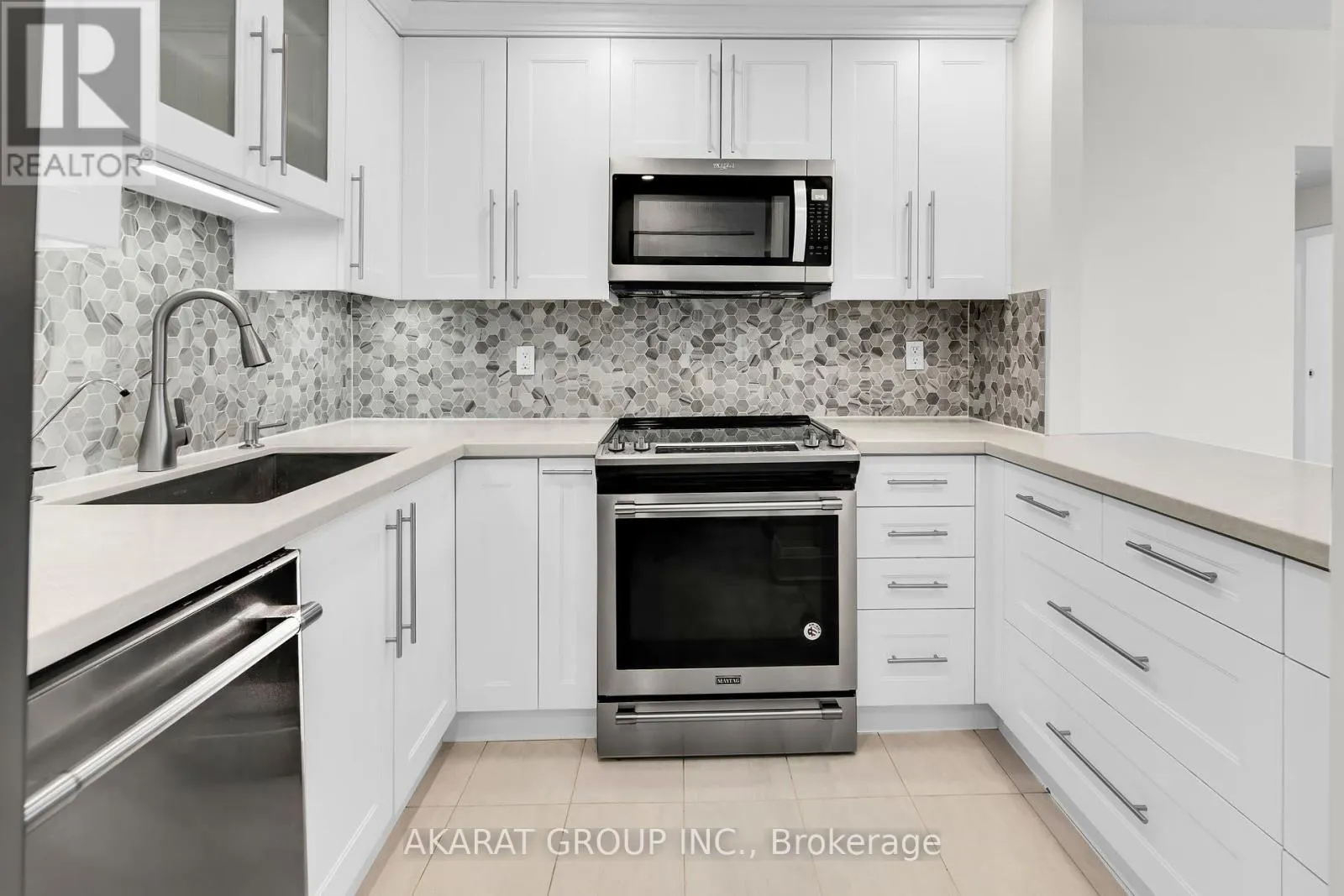 703 - 1901 YONGE STREET