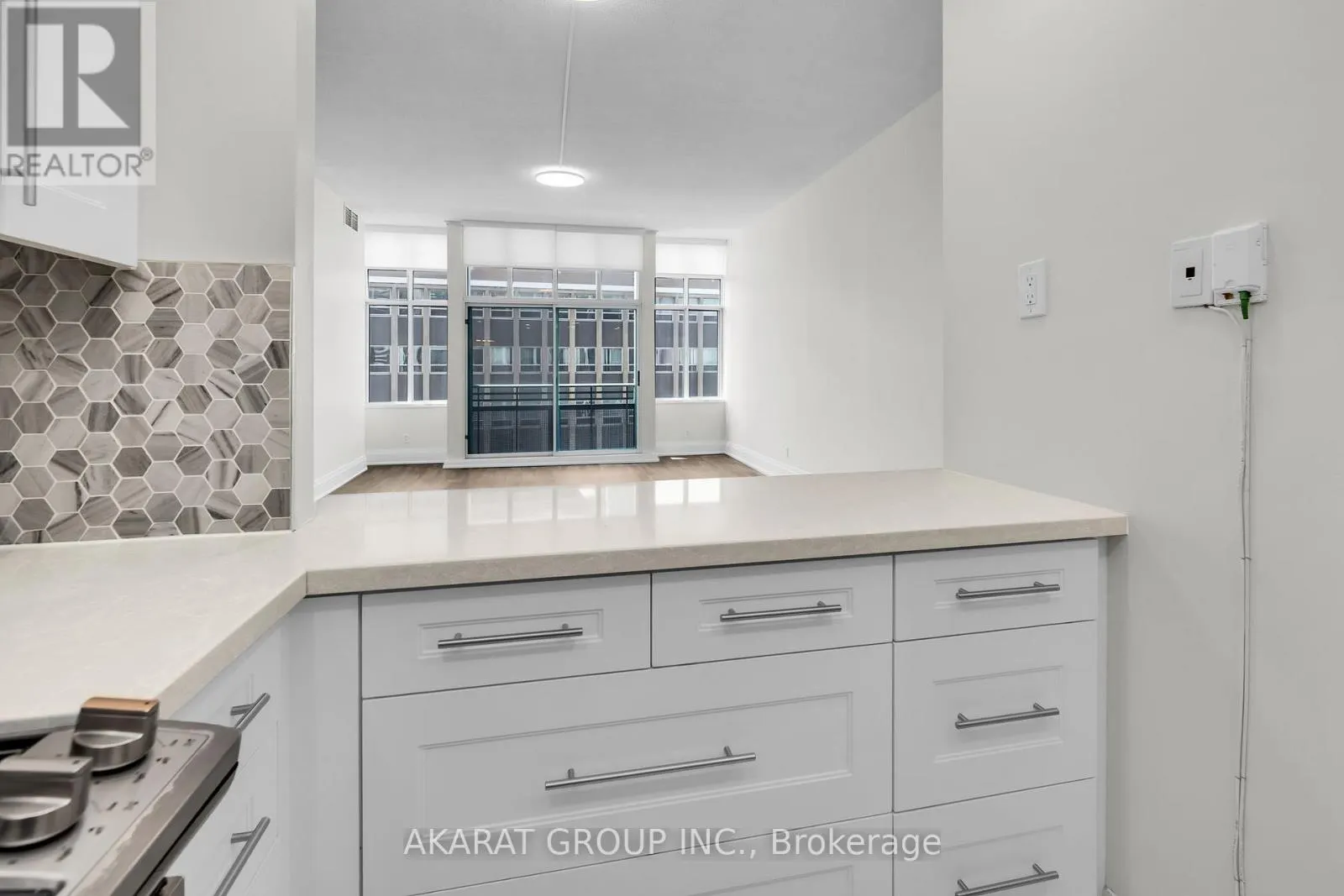 703 - 1901 YONGE STREET
