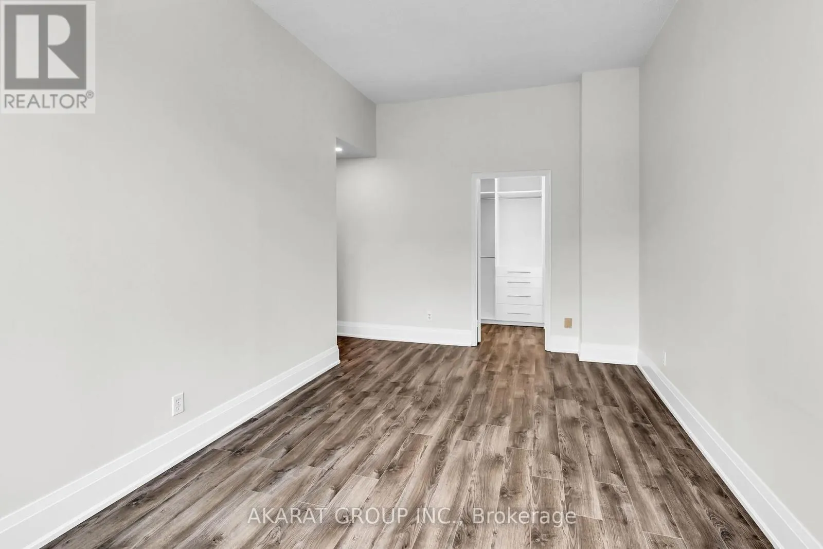703 - 1901 YONGE STREET