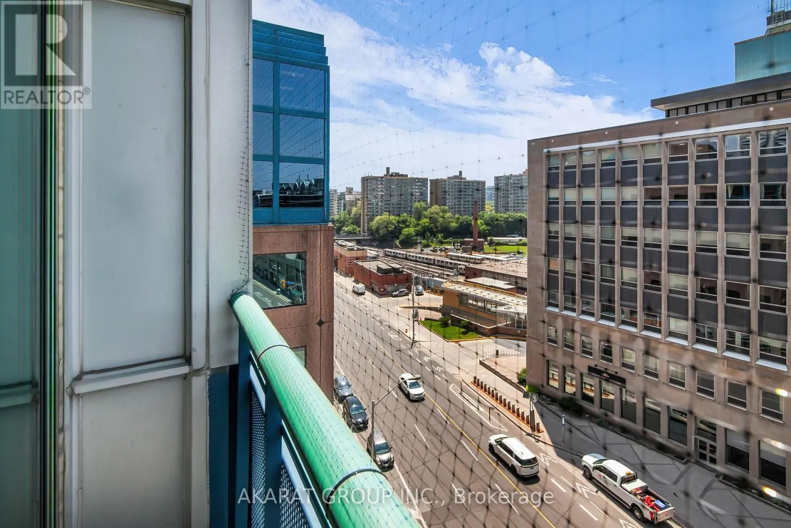 703 - 1901 YONGE STREET