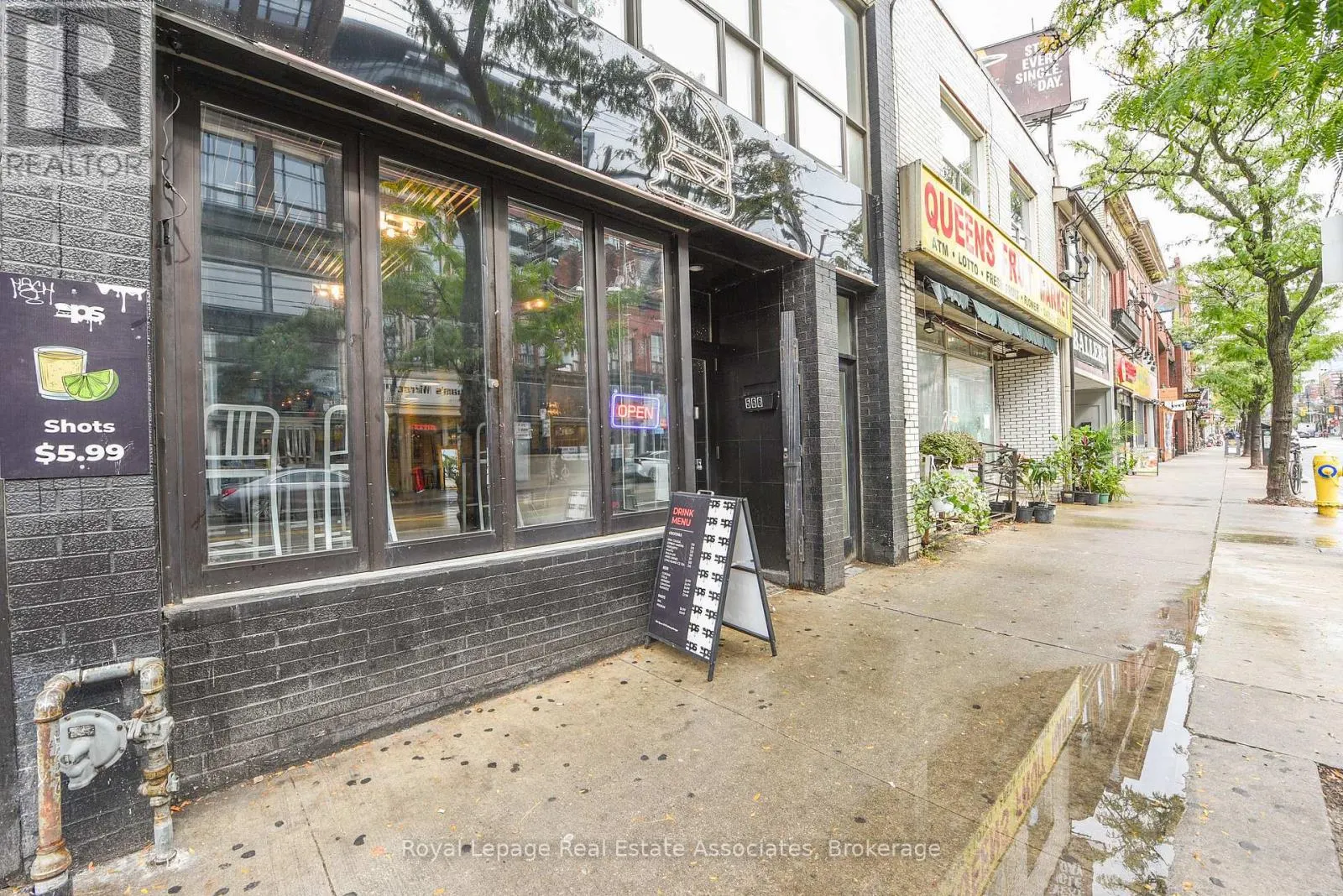 566 QUEEN STREET W