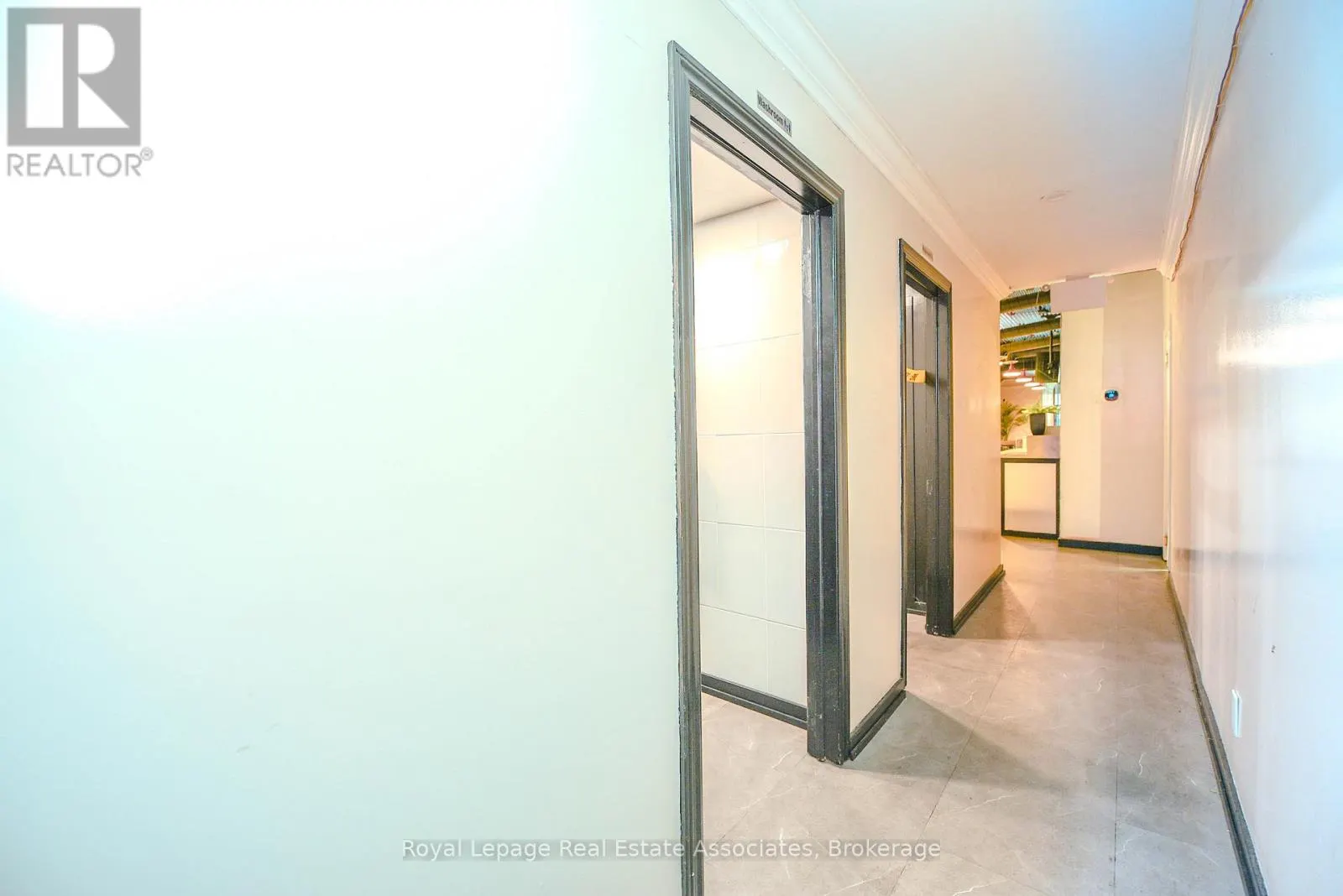 566 QUEEN STREET W