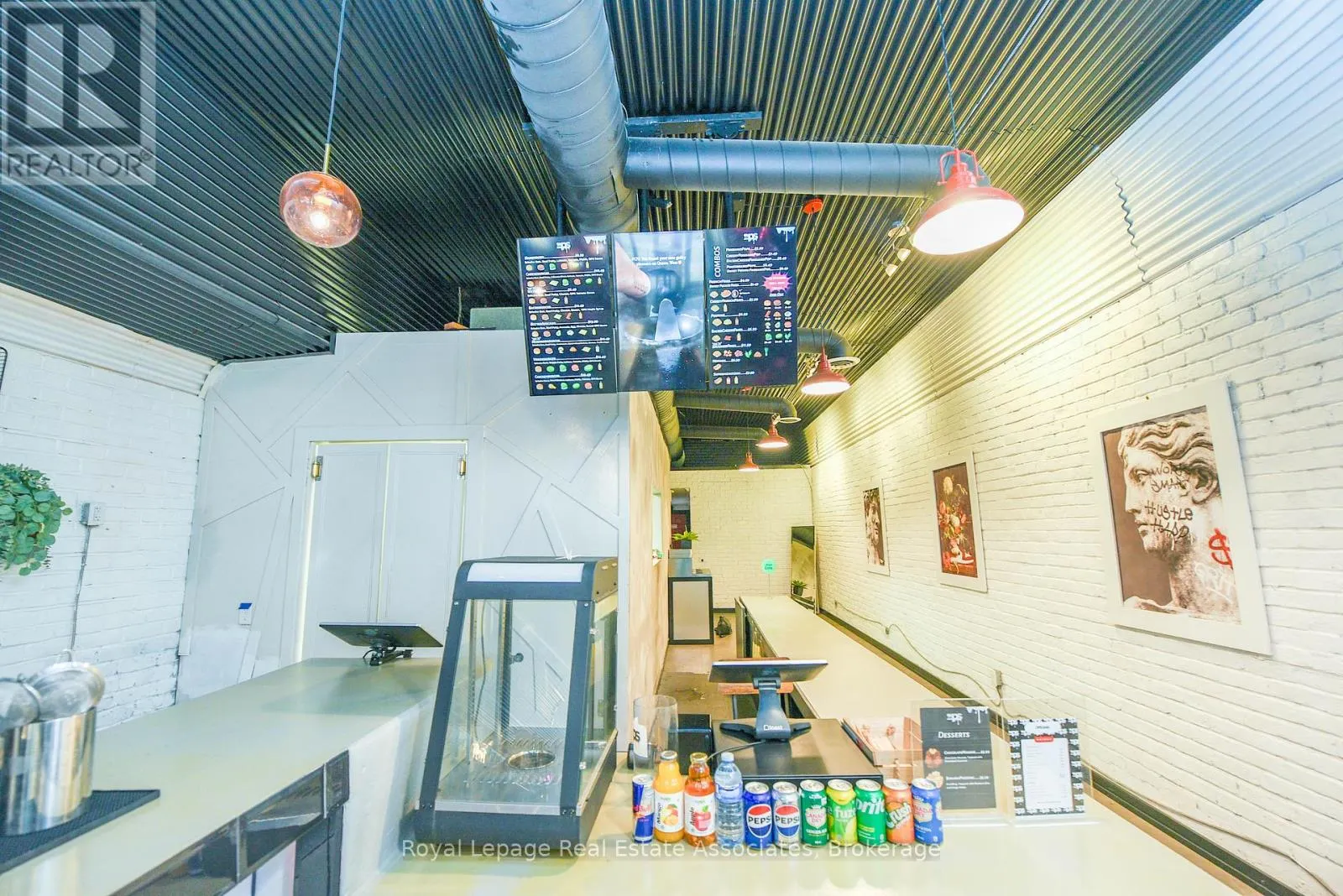 566 QUEEN STREET W