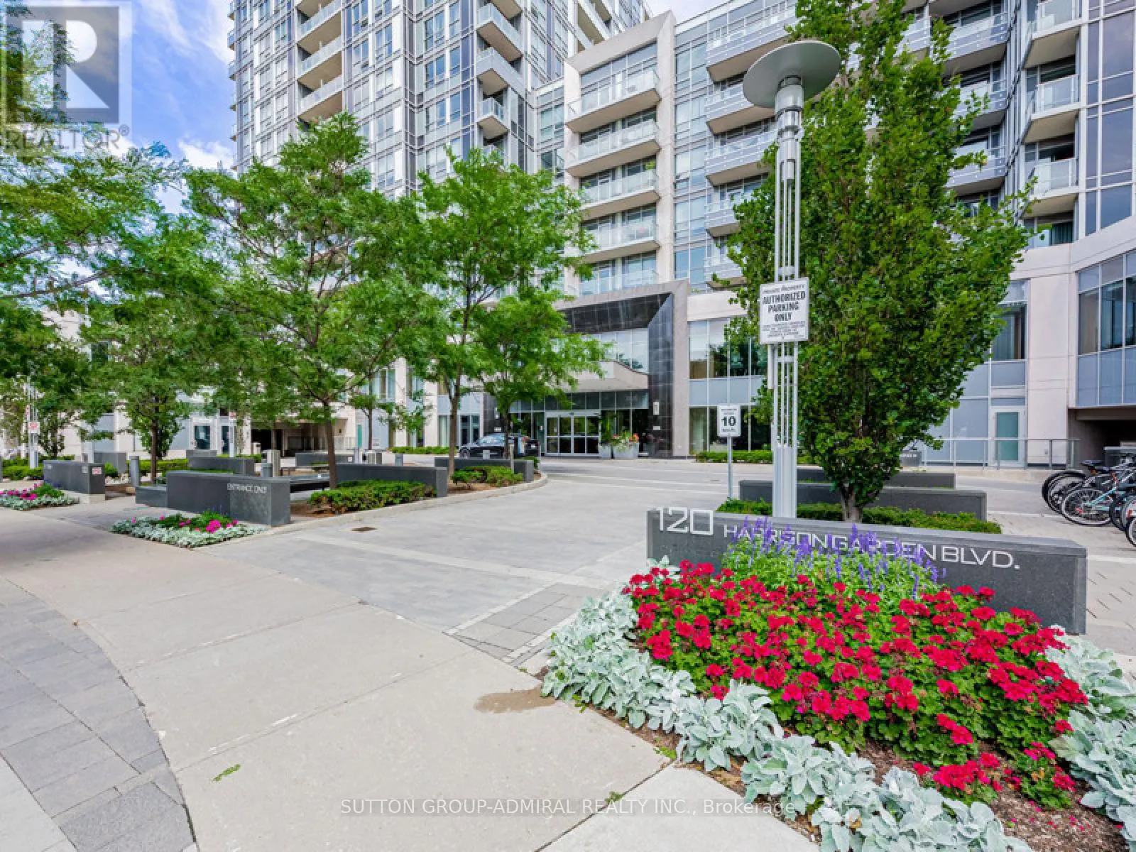 733 - 120 HARRISON GARDEN BOULEVARD