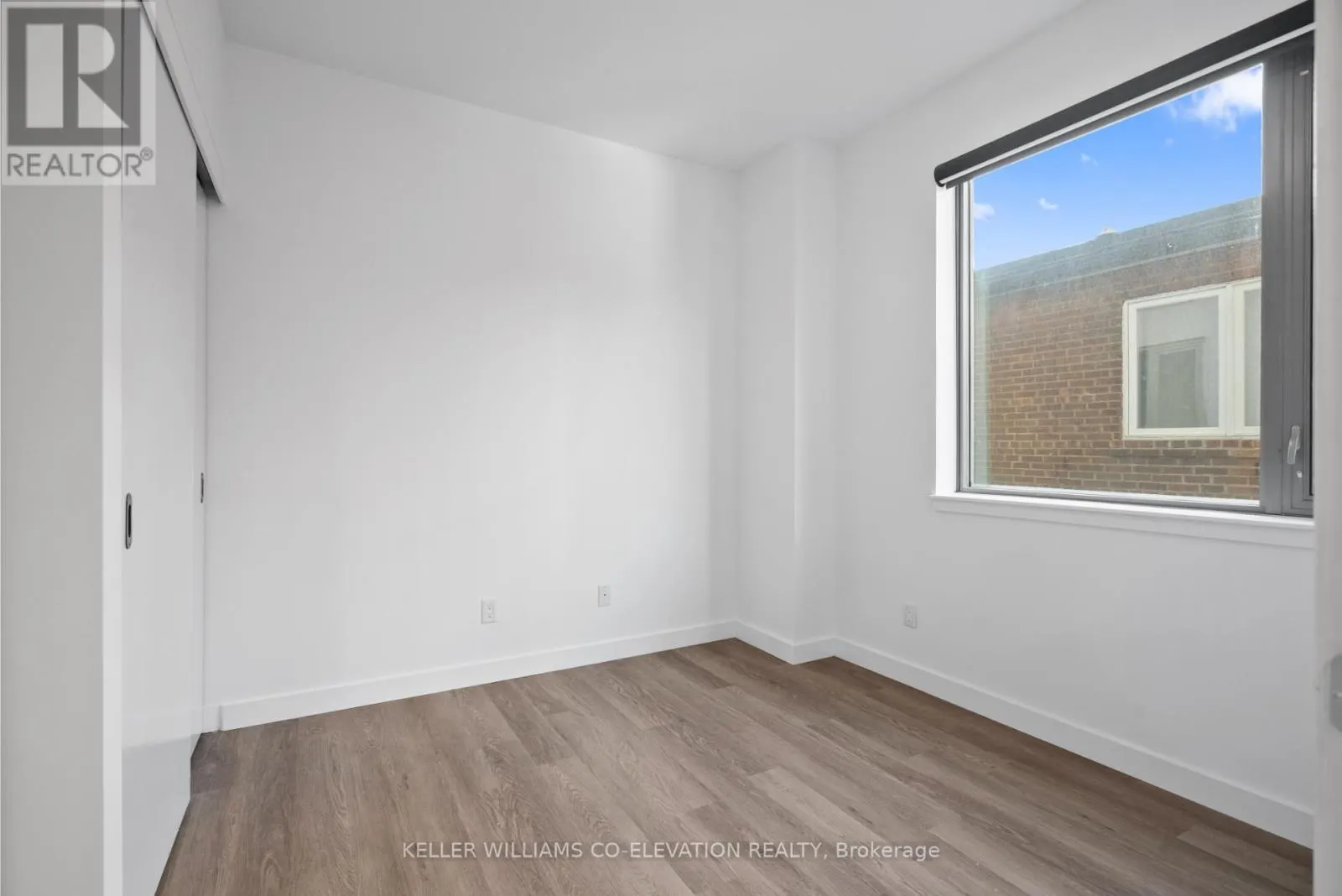 206 - 109 VAUGHAN ROAD