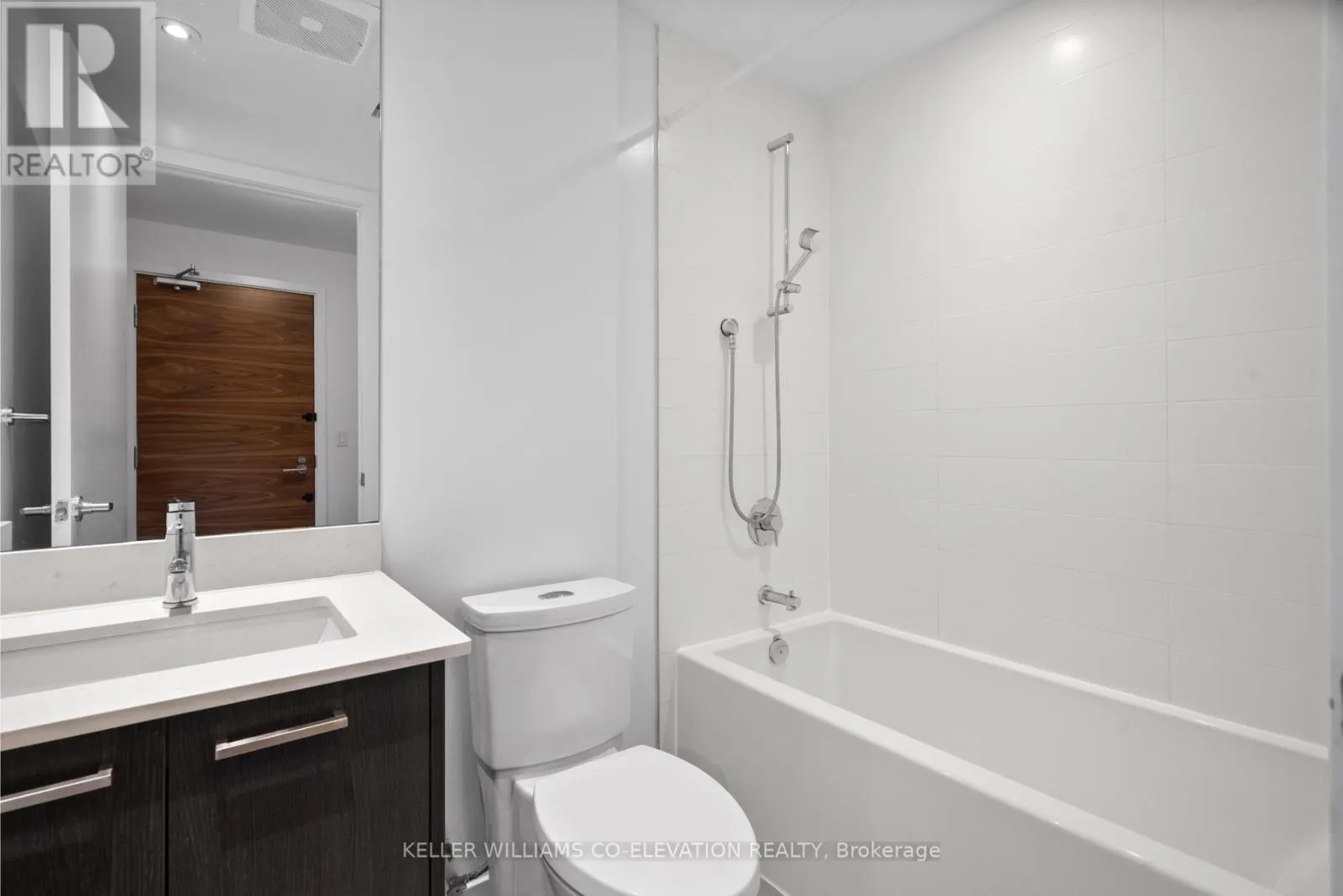 206 - 109 VAUGHAN ROAD