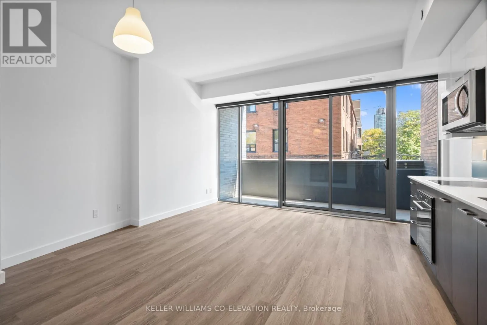 206 - 109 VAUGHAN ROAD