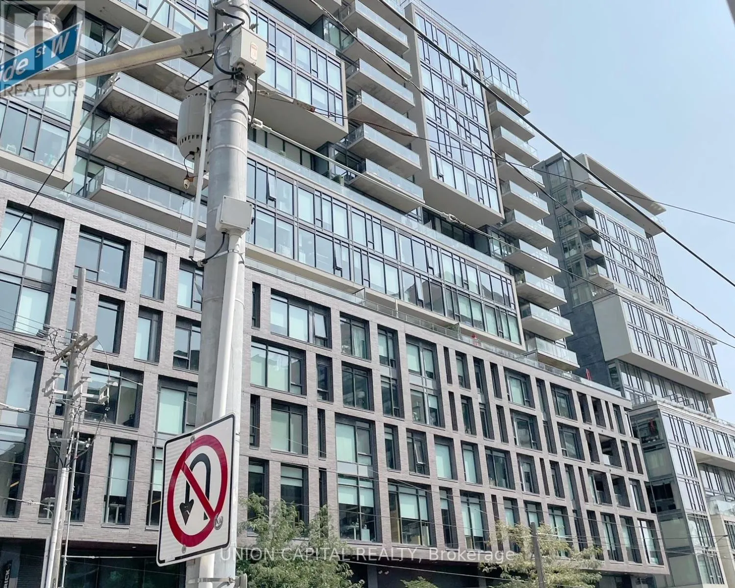 1414 - 111 BATHURST STREET
