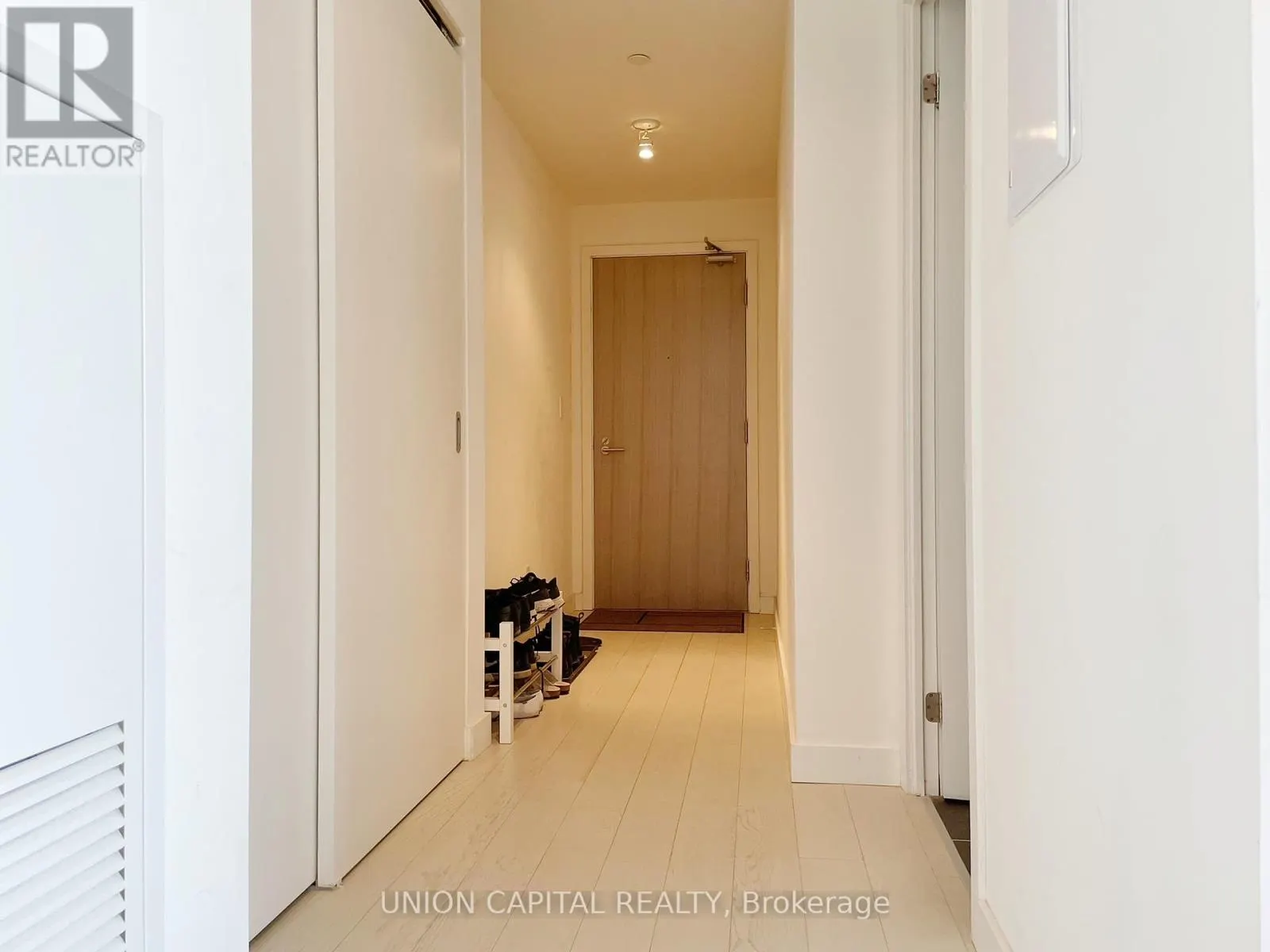 1414 - 111 BATHURST STREET