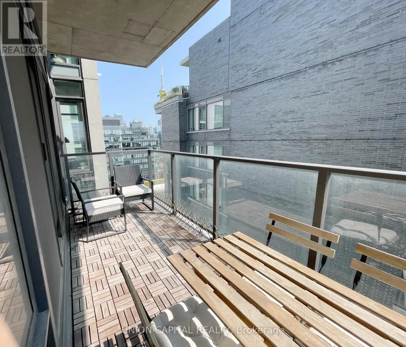 1414 - 111 BATHURST STREET