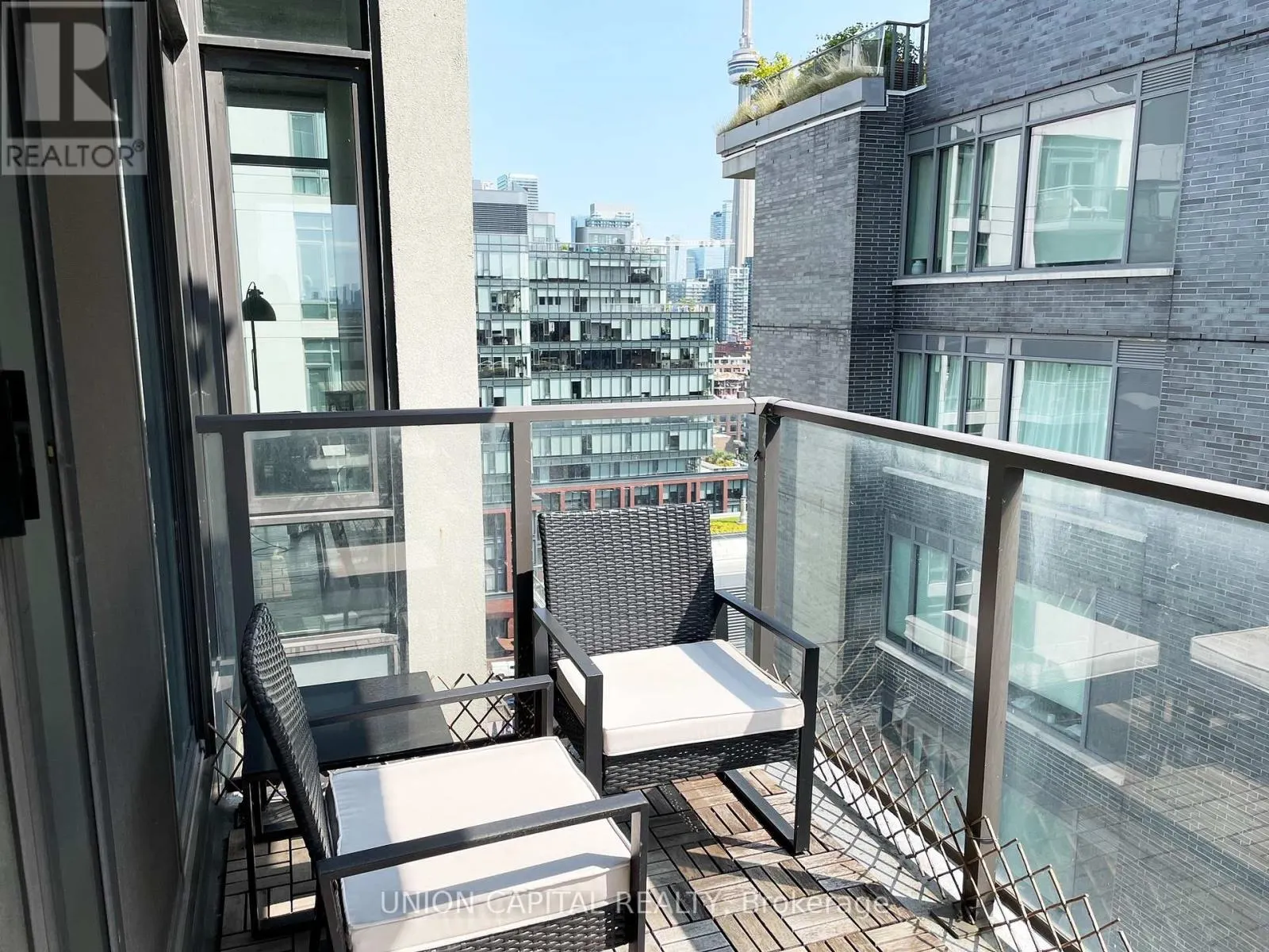 1414 - 111 BATHURST STREET