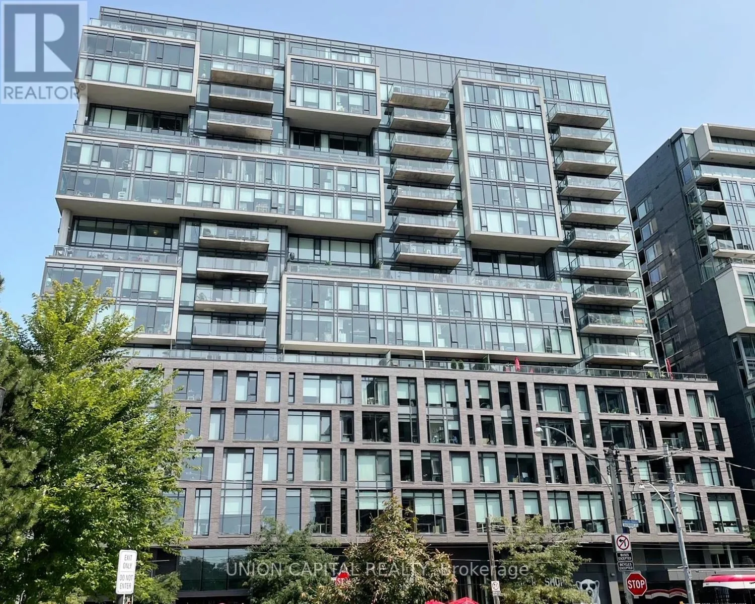 1414 - 111 BATHURST STREET