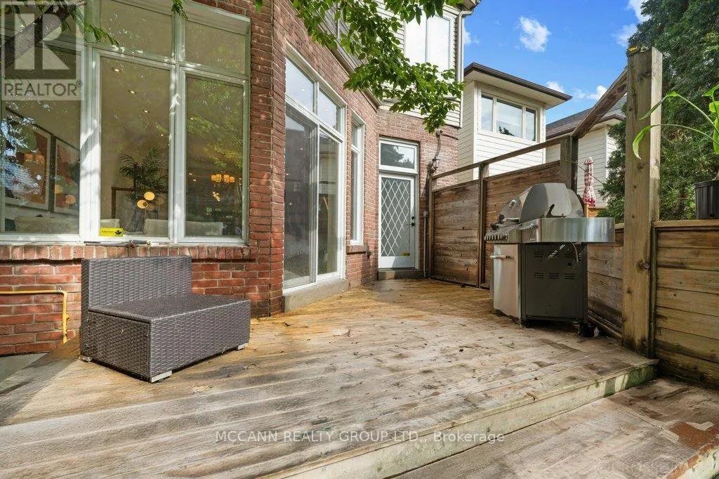 43 SHERWOOD AVENUE