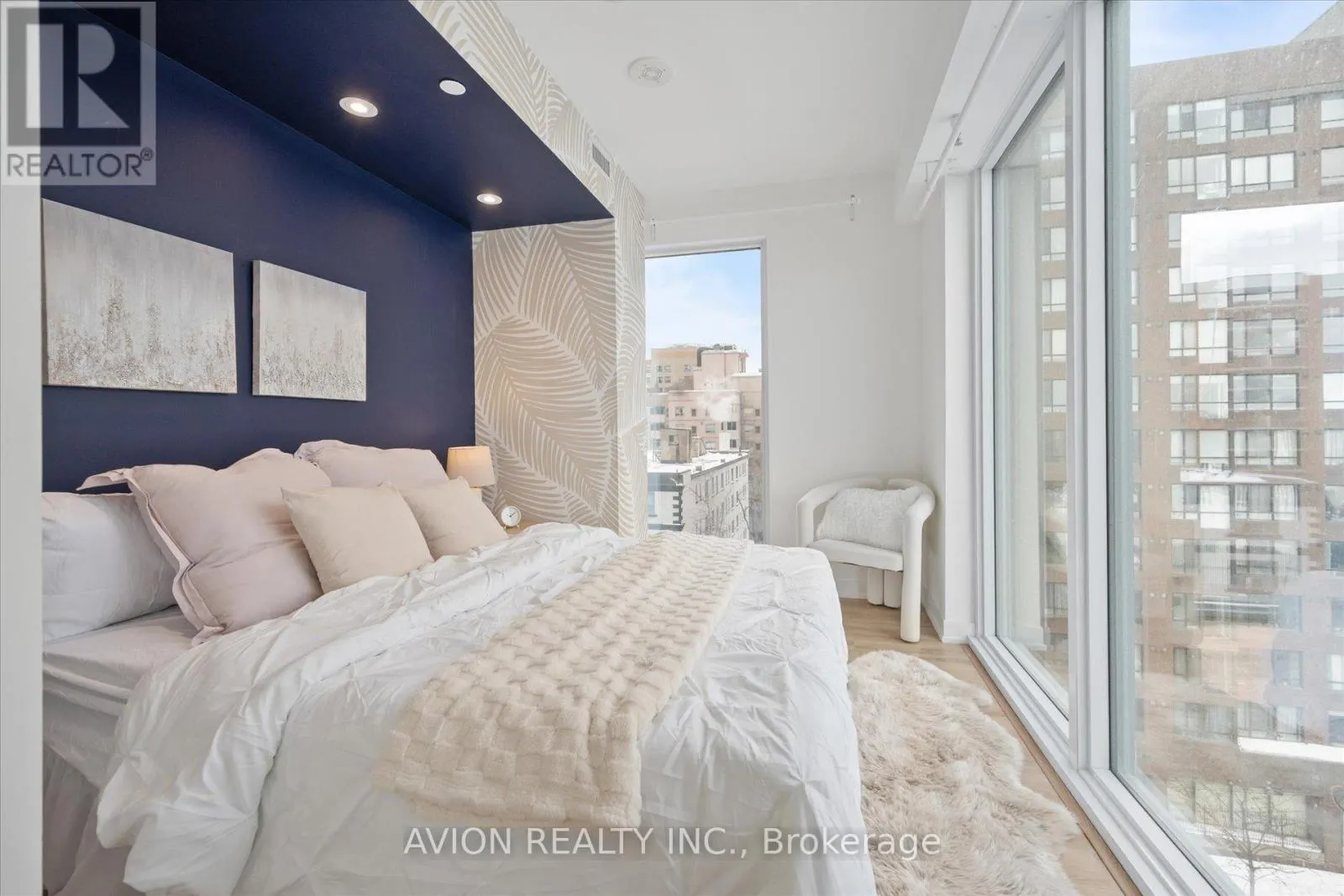 606 - 319 JARVIS STREET